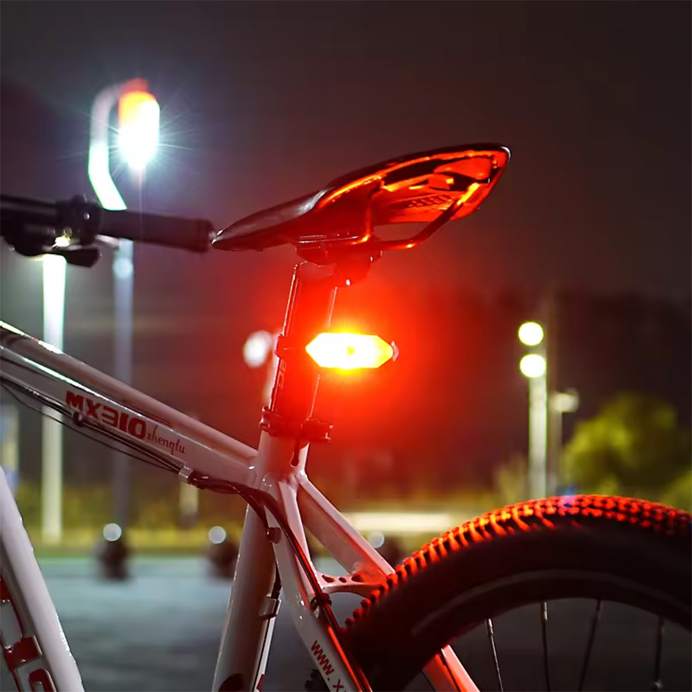KIERUNKOWSKAZ ROWEROWY SYGNALIZACJA TYŁ LED PILOT OŚWIETLENIE MIGACZ ROWER Źródło światła dioda LED
