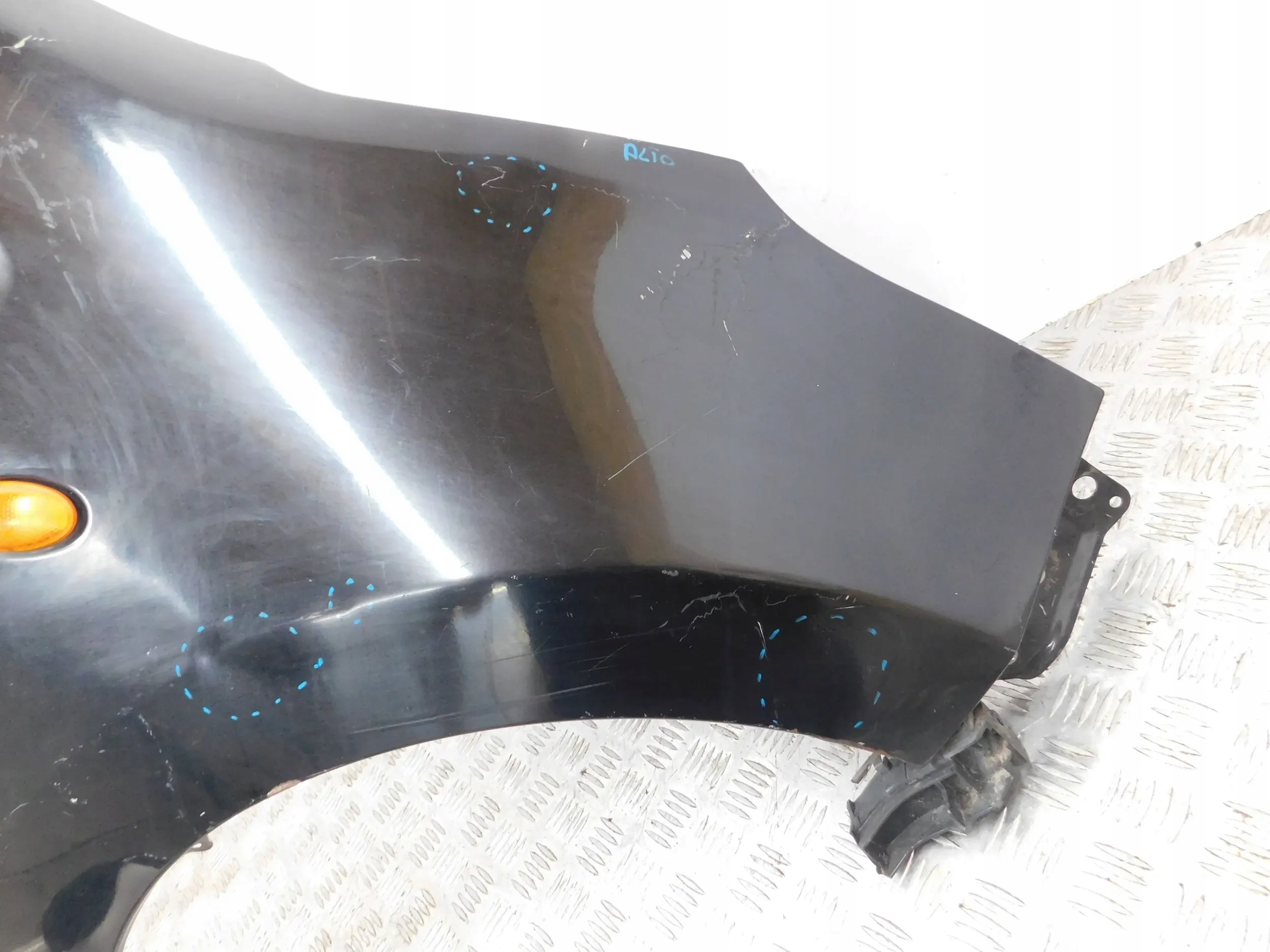 fender front front right SUZUKI ALTO
