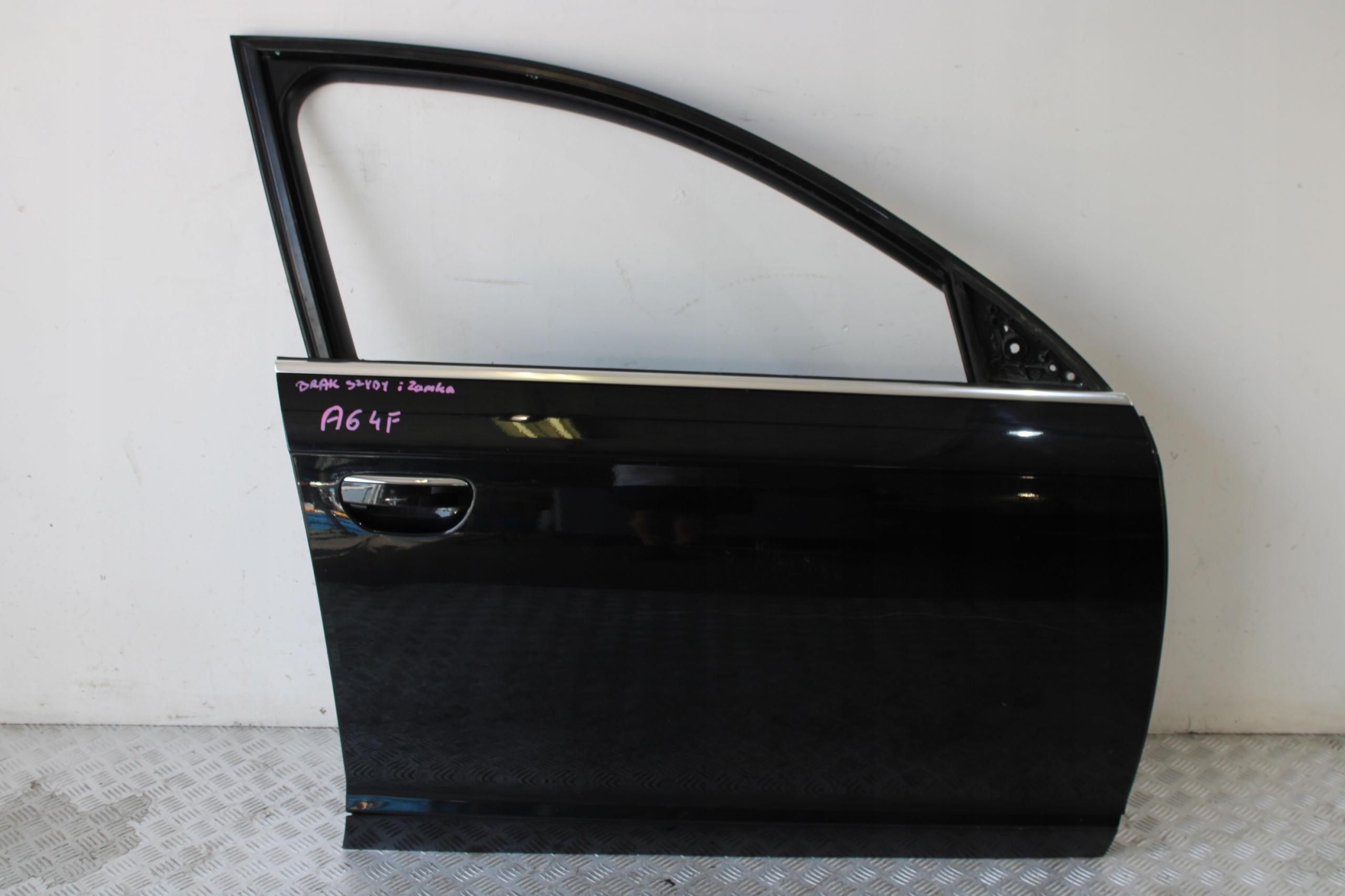 door right front front AUDI A6 C6 4F0 4F9 S-LINE does not have windows and of a lock
