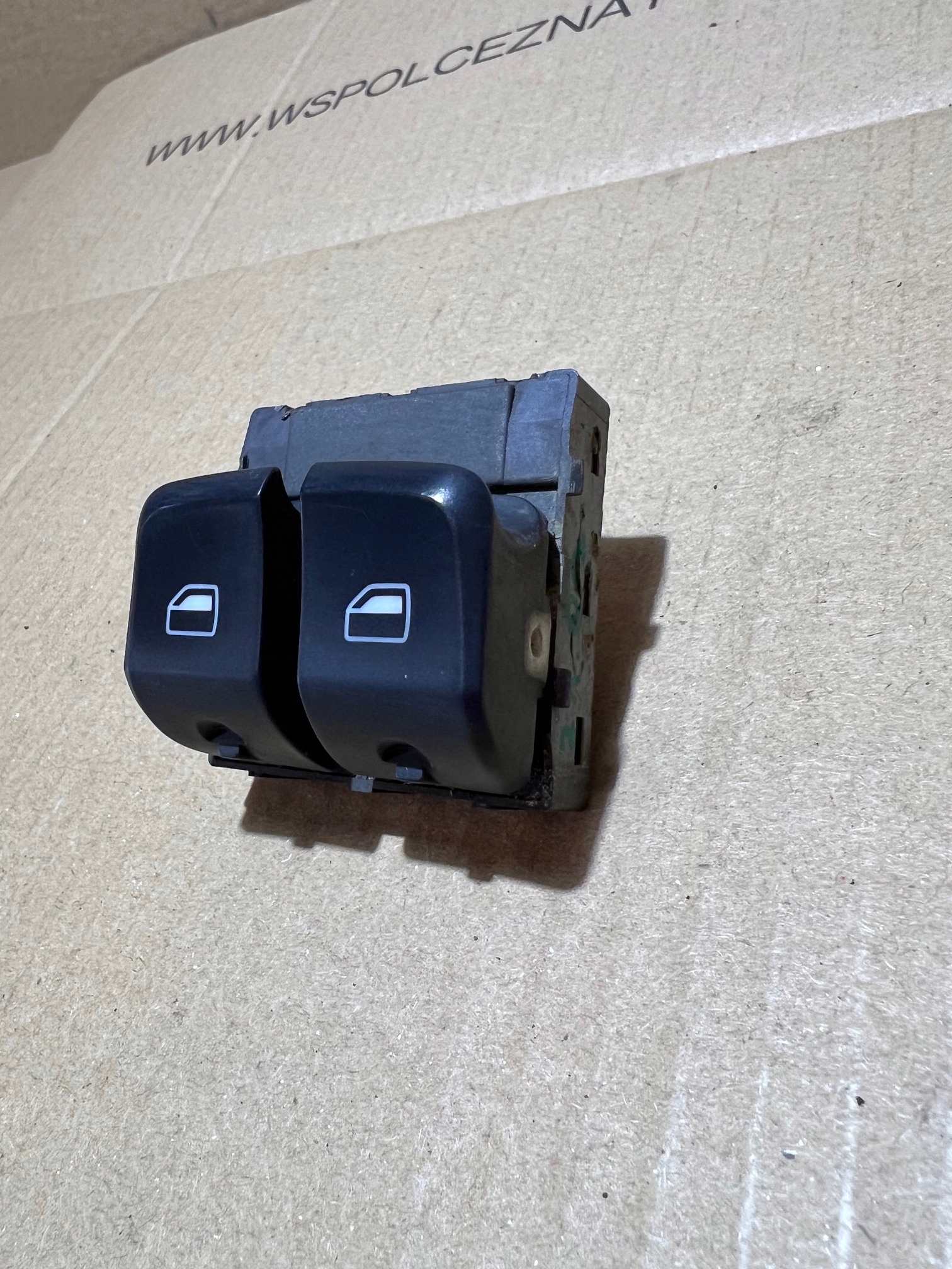 AUDI A5 8T 3D COUPE Schalter PANEL des Fensers 8K0959851A