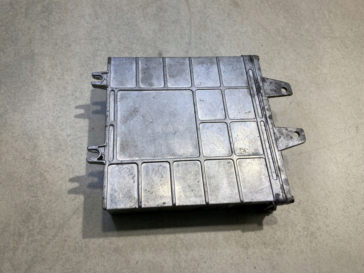 control unit of the engine PASSAT B5 1.6 0261204502