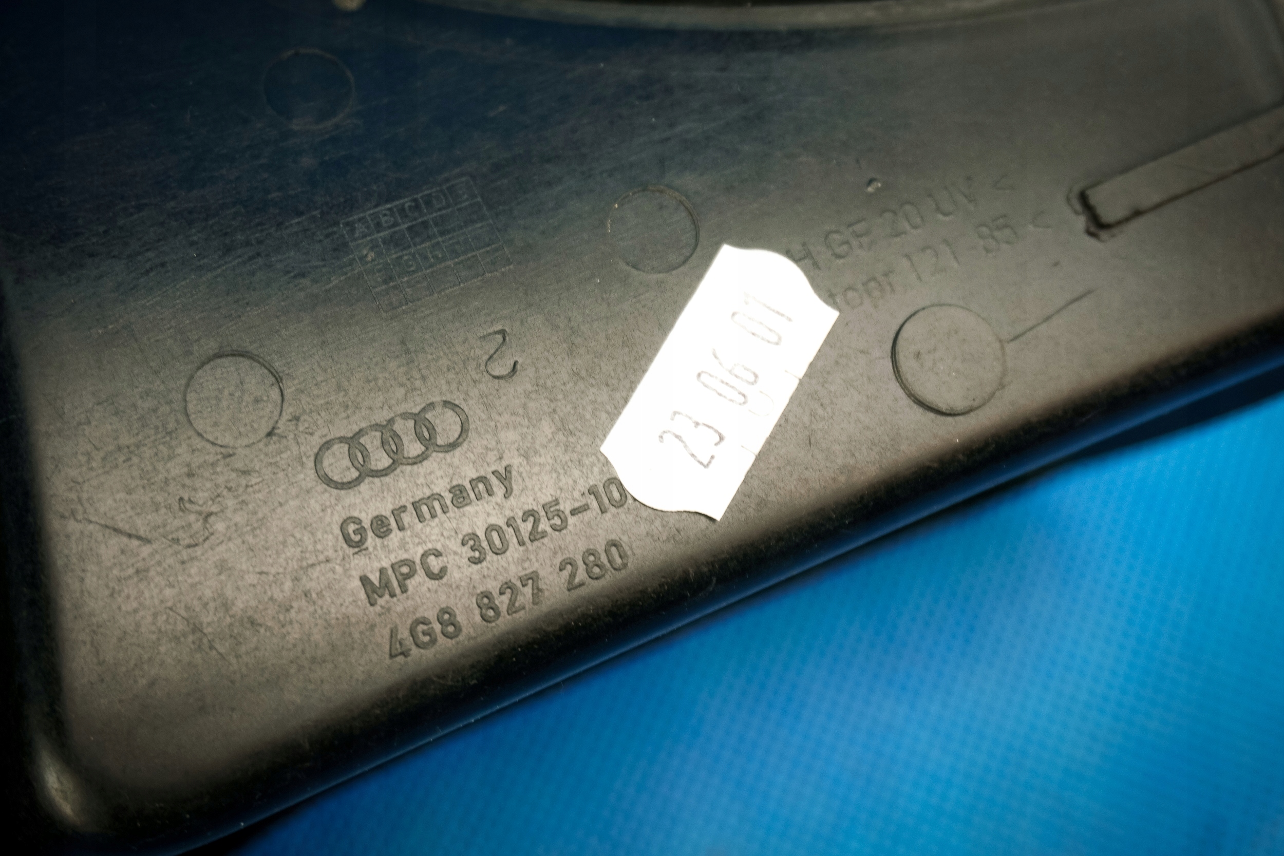 Blende Abdeckung Scharnier hinten heckklappe Audi A7 4G8 4G8827280