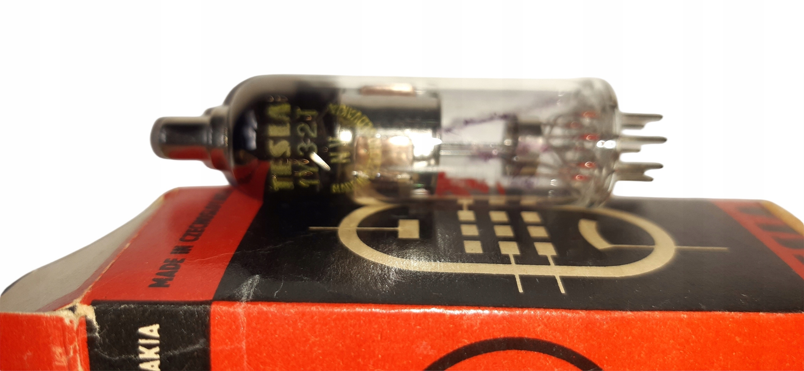 Lampa 1Y32T Tesla NOS