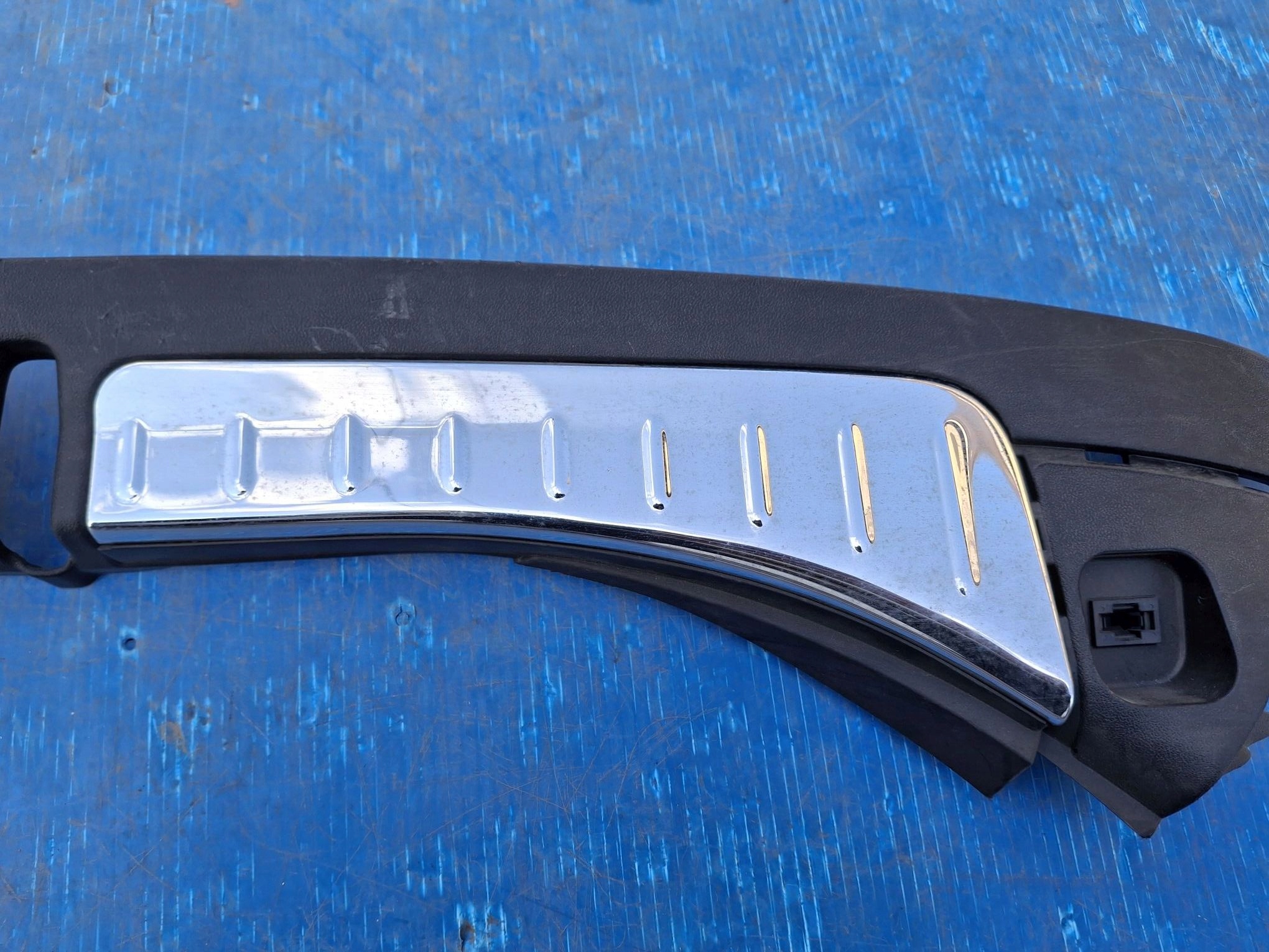 kryt stěny WANNY předek TESLA MODEL S 2012R->