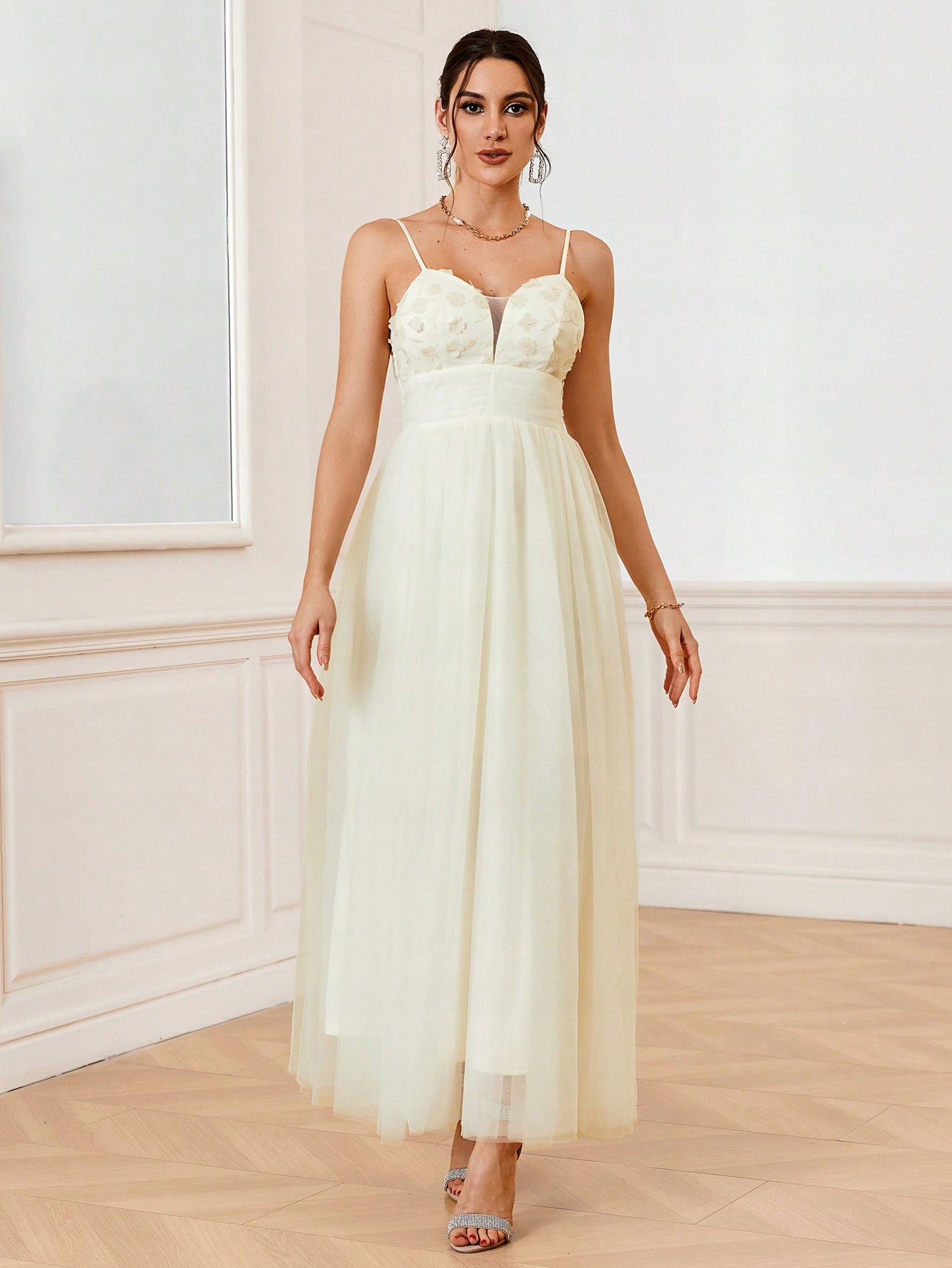 Šaty S Výšivkami Na Výstřihu, Rozevřené, Shein, Velikost 38