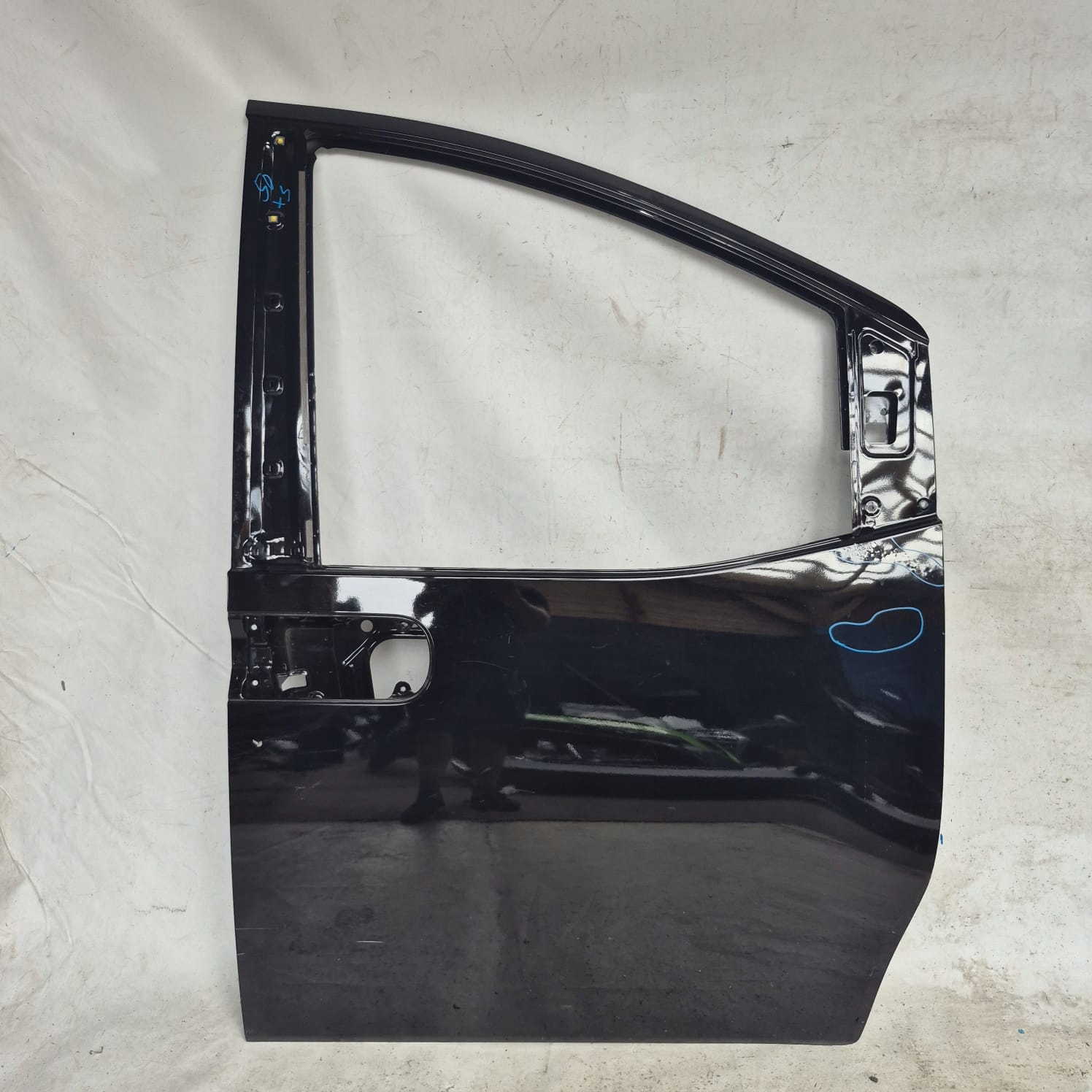 HYUNDAI STARIA 22- door front front right