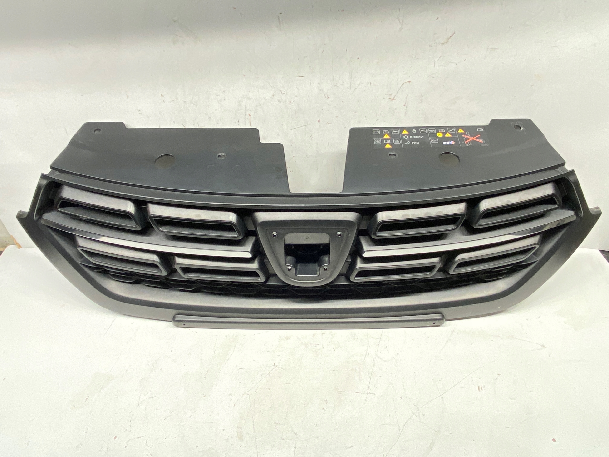 решетка радиатора хром Dacia LODGY DOKKER 2018-