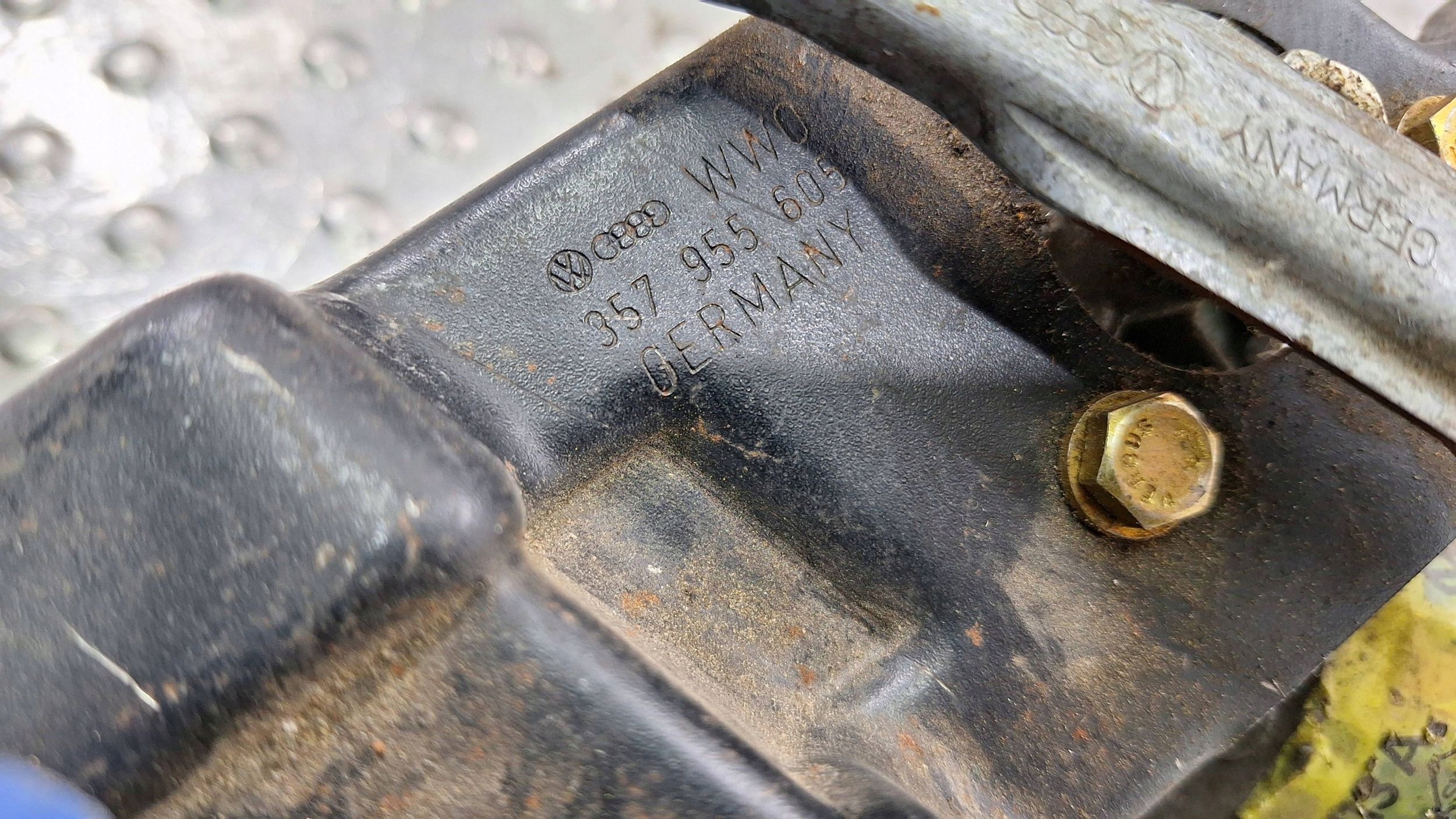 Gestänge Motor Wischer vorne 357955113A VW PASSAT B3