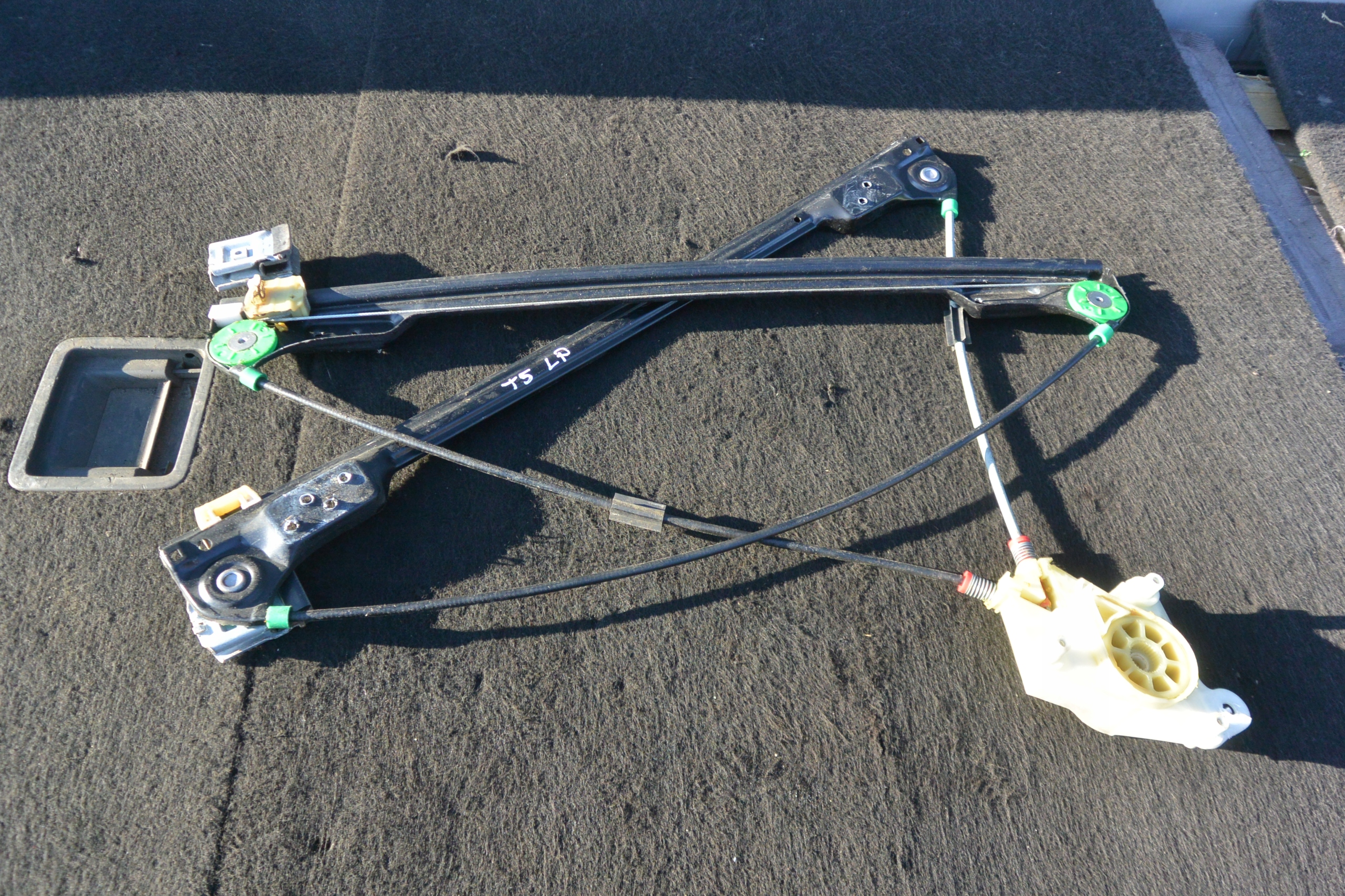 window regulator left front VW TRANSPORTER T5