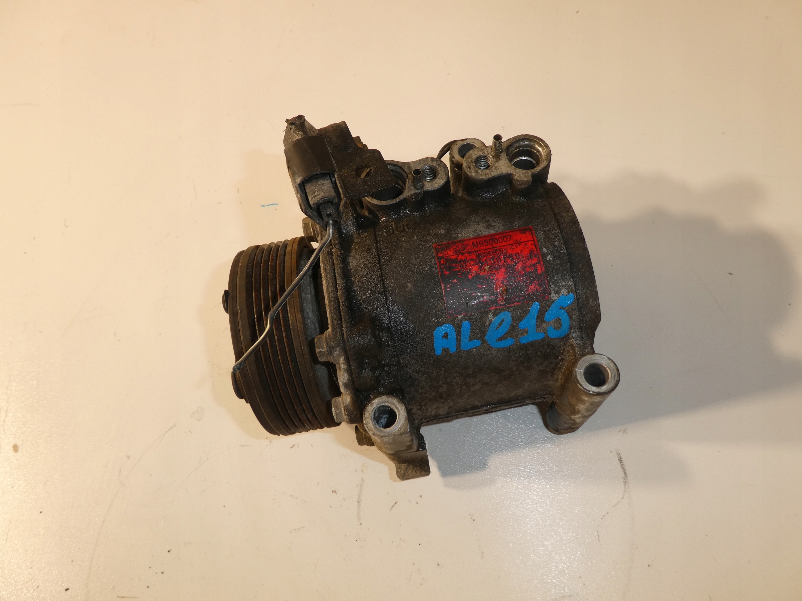 MITSUBISHI CARISMA LANCER 1.8 compressor; compressor of the air conditioning MR500007