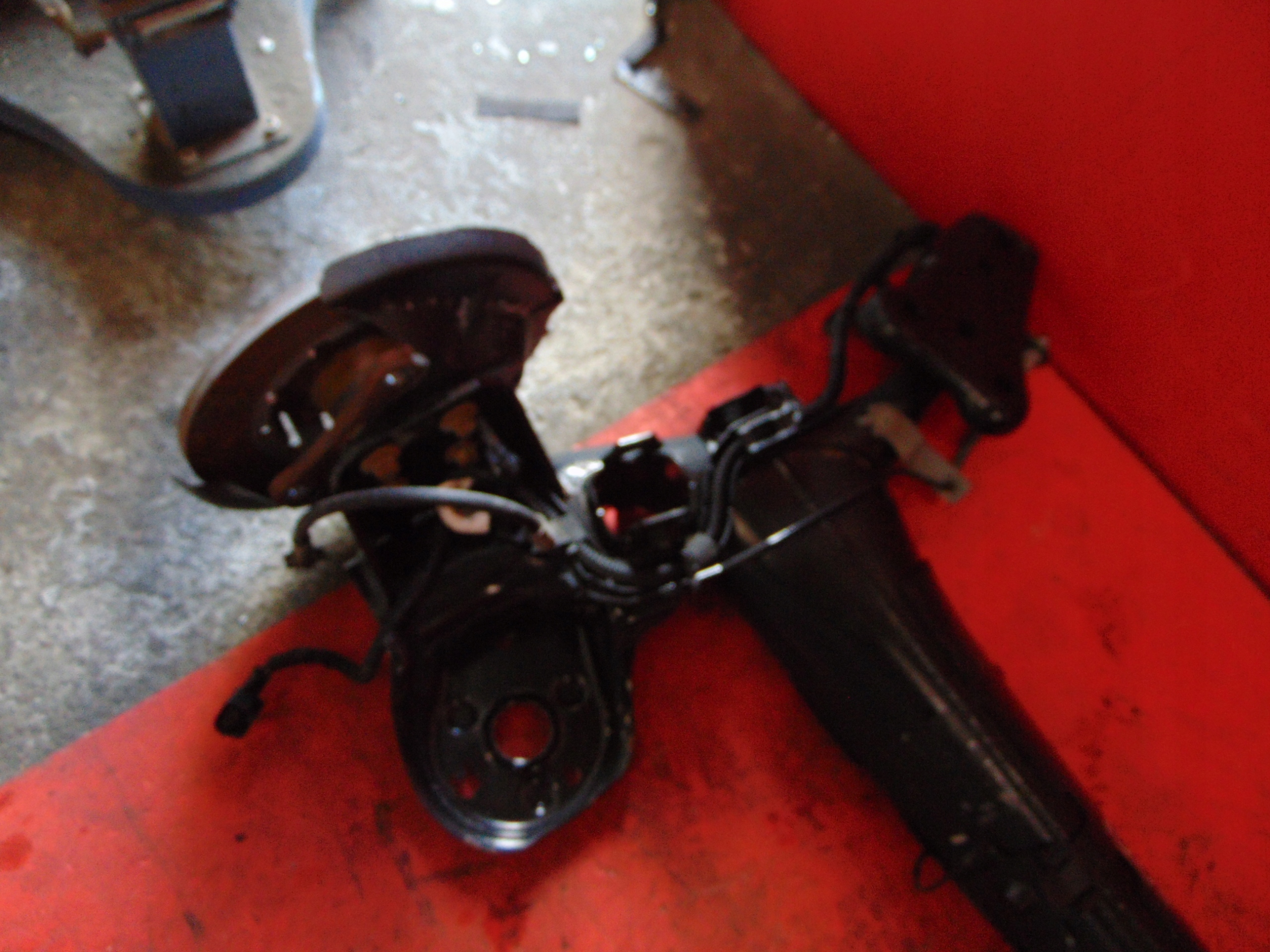 PEUGEOT 208 II 2 OŚ BELKA ZAWIESZENIA TYŁ TARCZE Numer katalogowy części PEUGEOT 208 II 2 UB UP UW UJ OŚKA BELKA TYLNEGO ZAWIESZENIA NA TARCZACH OPEL CORSA F