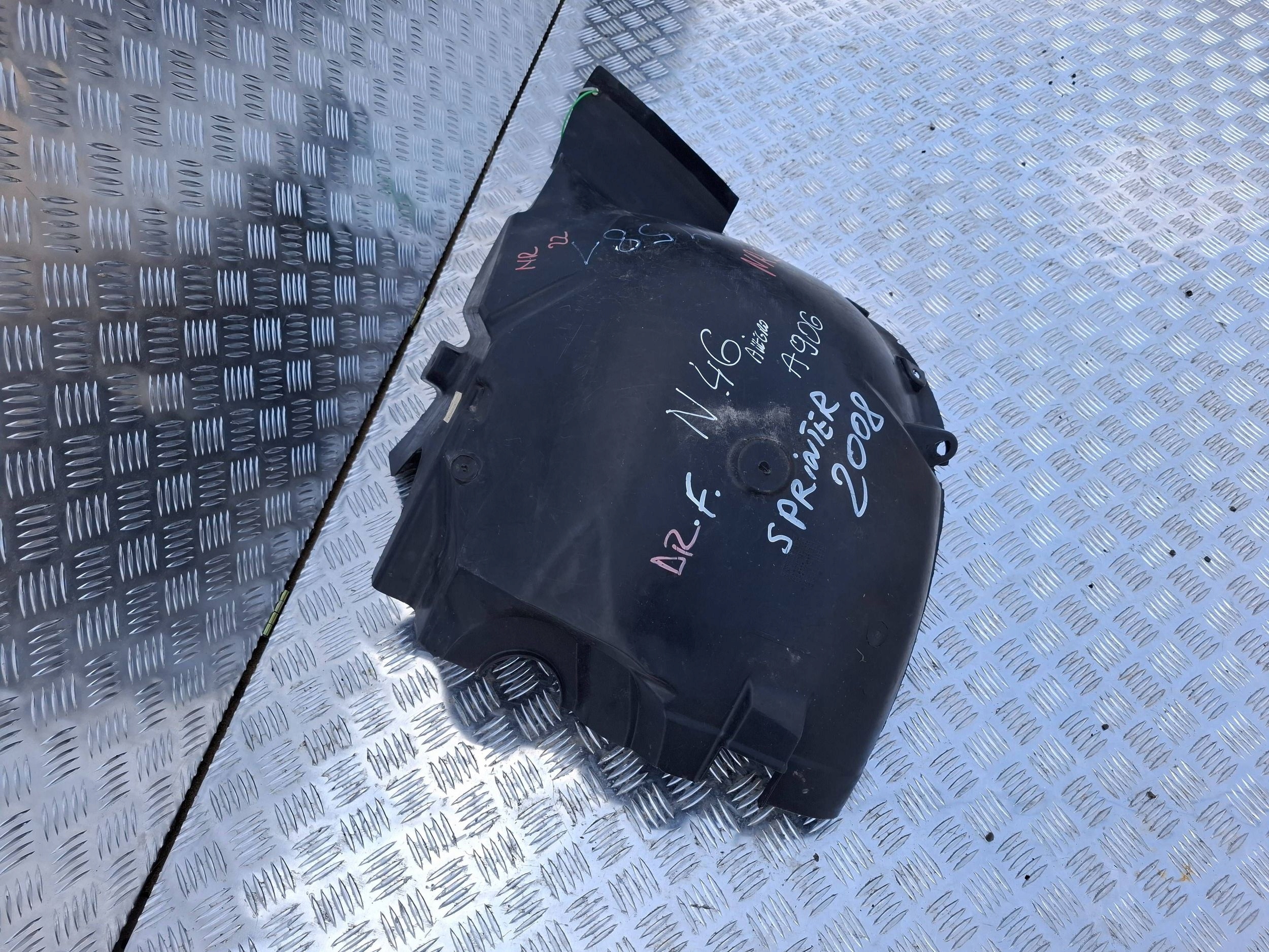 mudguard right front A9066841777 MERCEDES SPRINTER W906 VW CRAFTER and