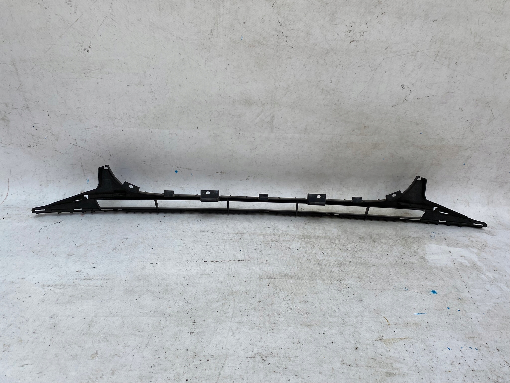 AUDI A6 C7 S-LINE 11- central grid of a bumper front 4G0807683