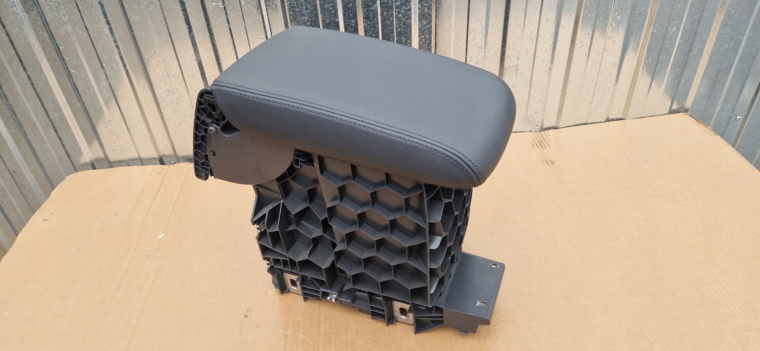 Armlehne PASSAT B8 USA neu Leder IDEAL Original