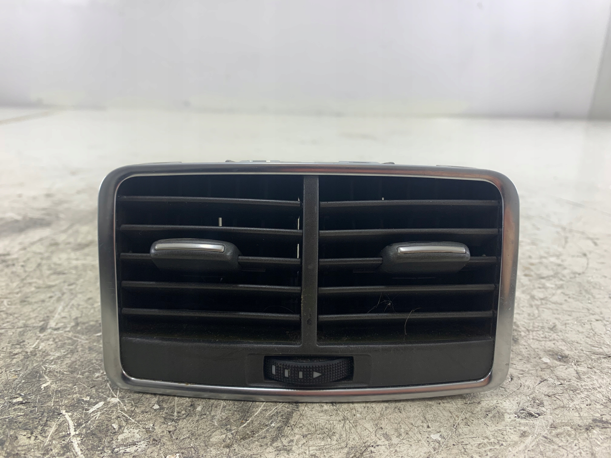 AUDI A6 C6 Lüftungsgitter des lüfters heck