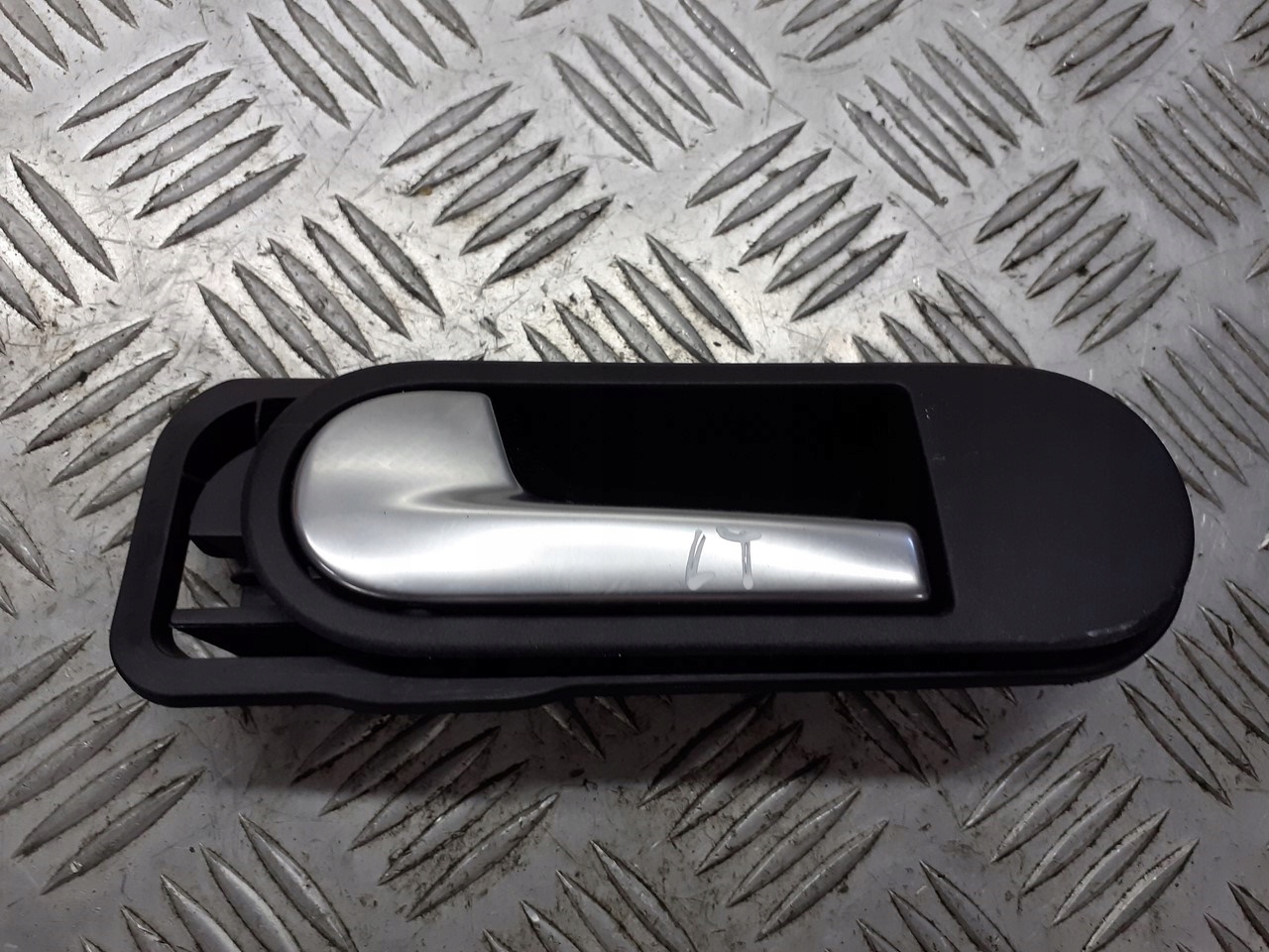 ручка двери левая внутренняя vw Golf V PLUS 5M0837197