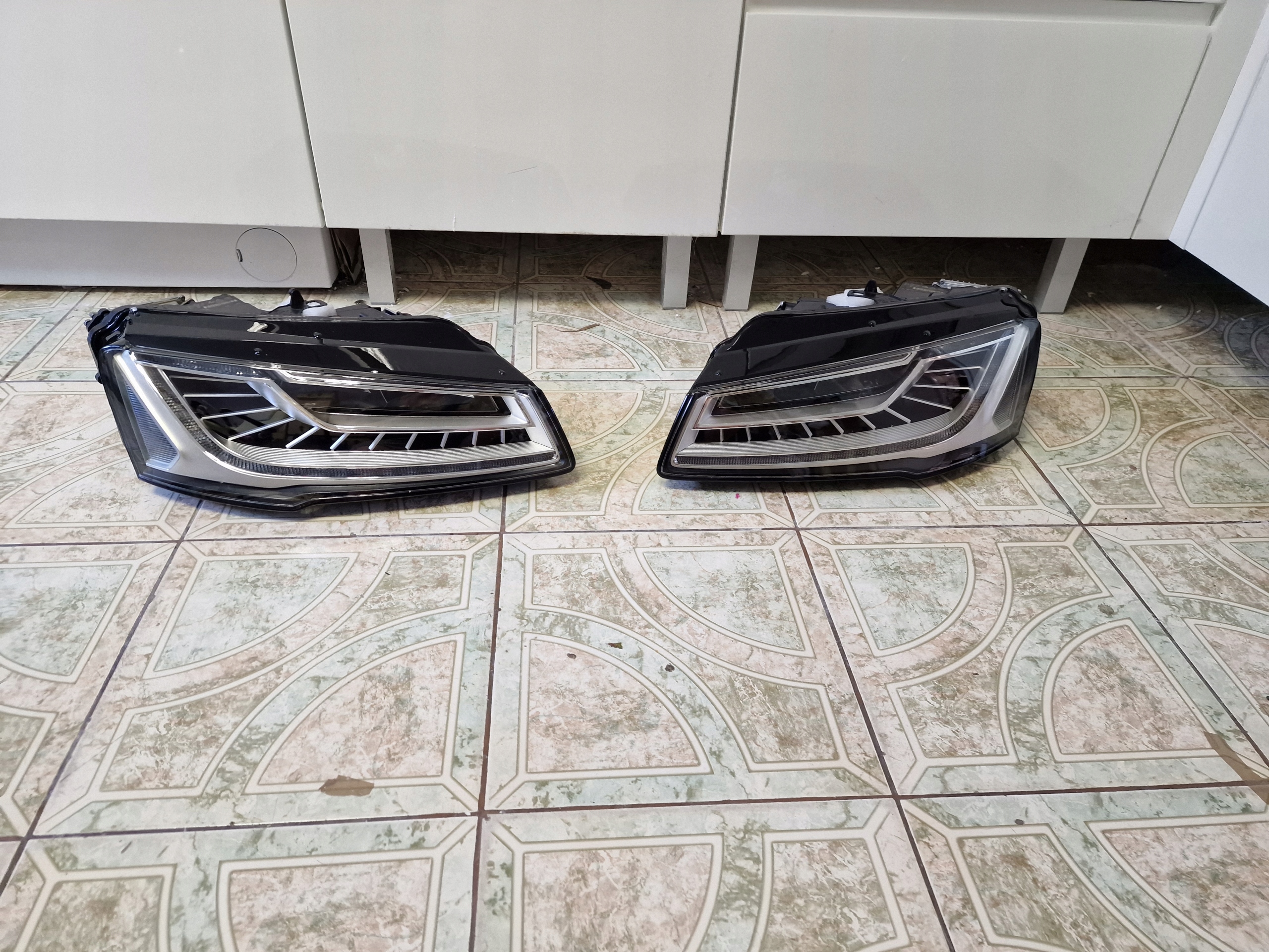 Audi a8 d4 full led фары Комплектная