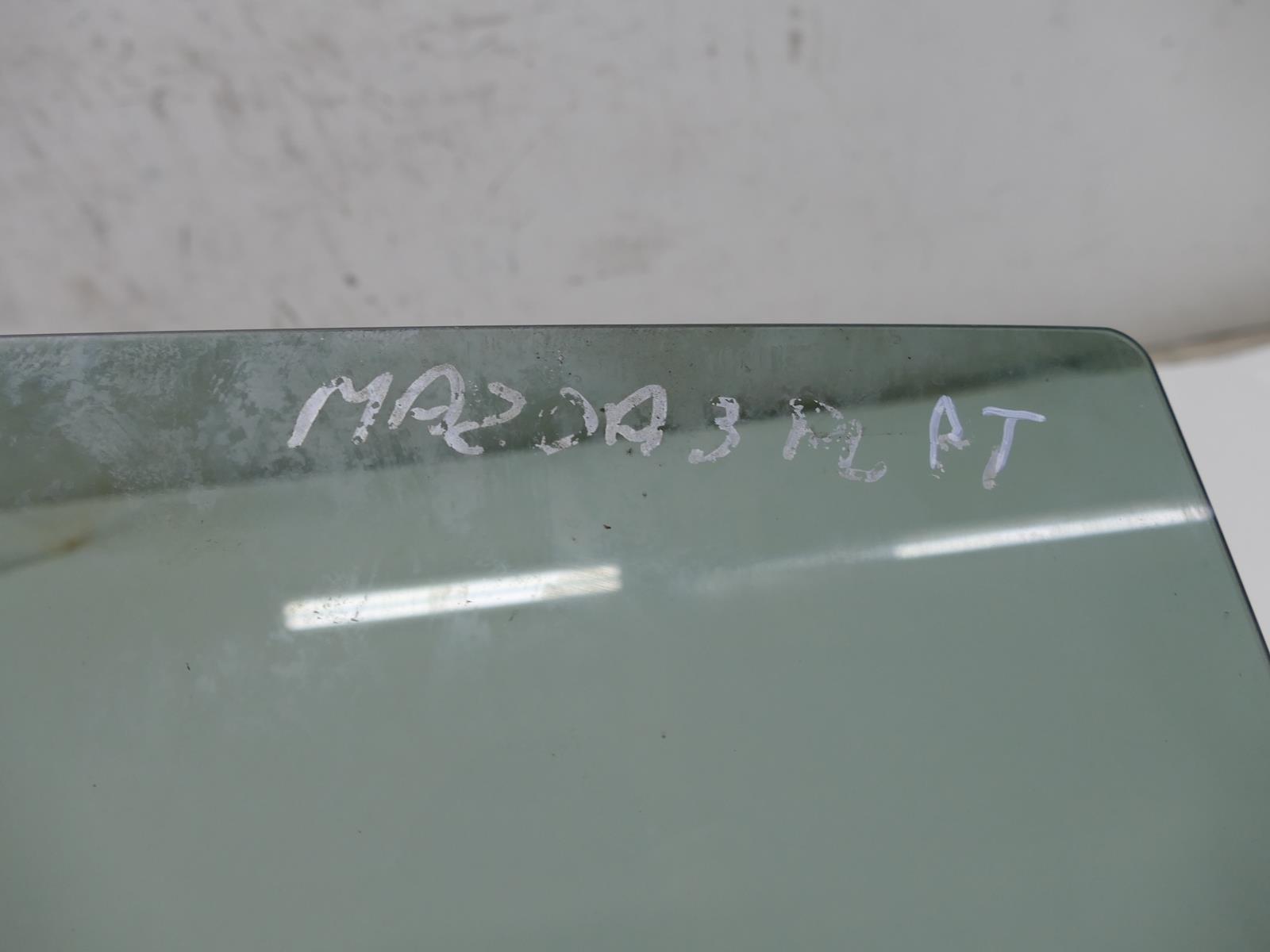 MAZDA 3 BL window door right rear part right rear 8-13r