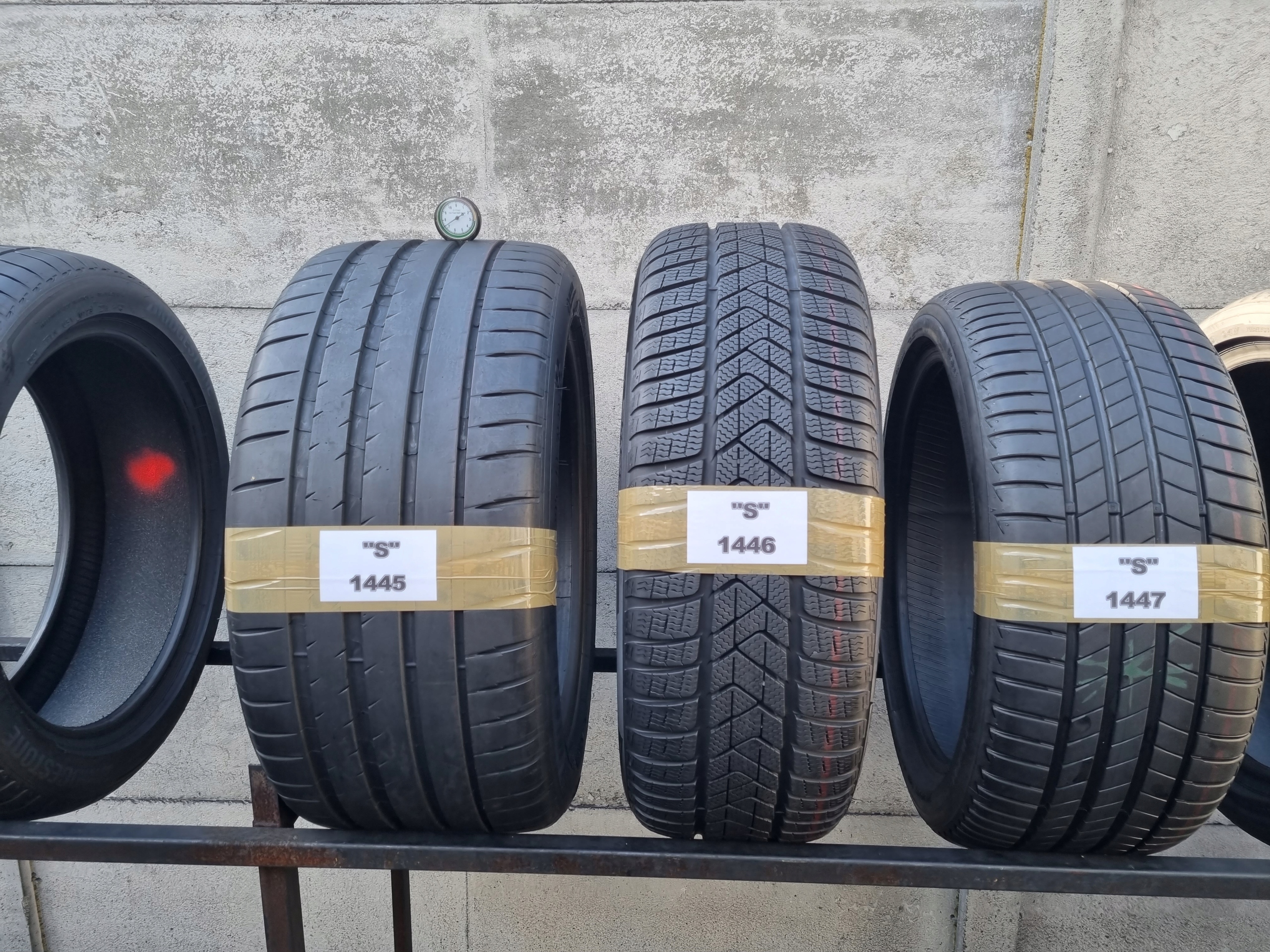 Pirelli Winter SottoZero 3 245 50 19 105V , run flat,* -BMW DOT.4522R