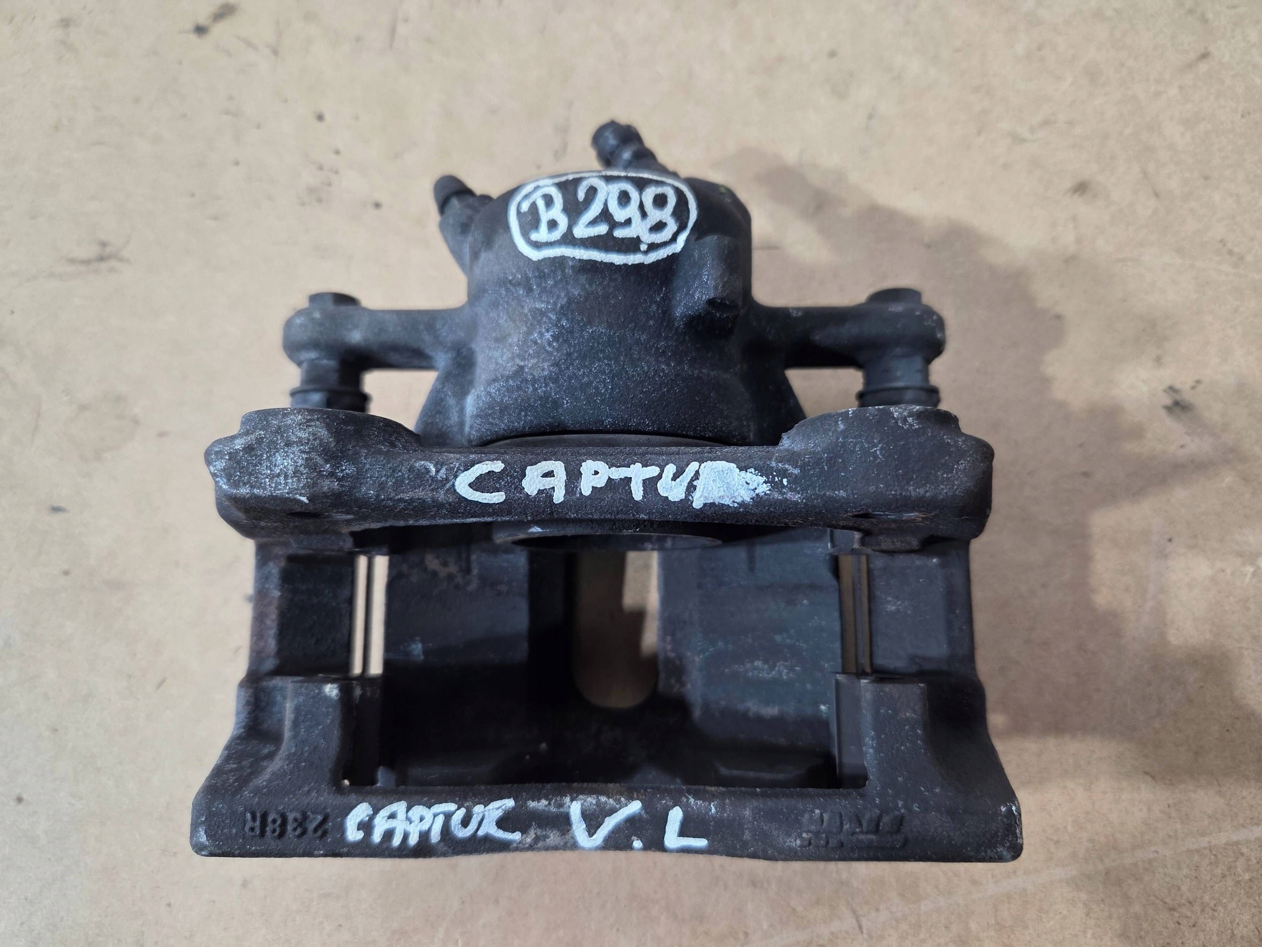 Renault Captur and caliper brake front left 8863D (B298)