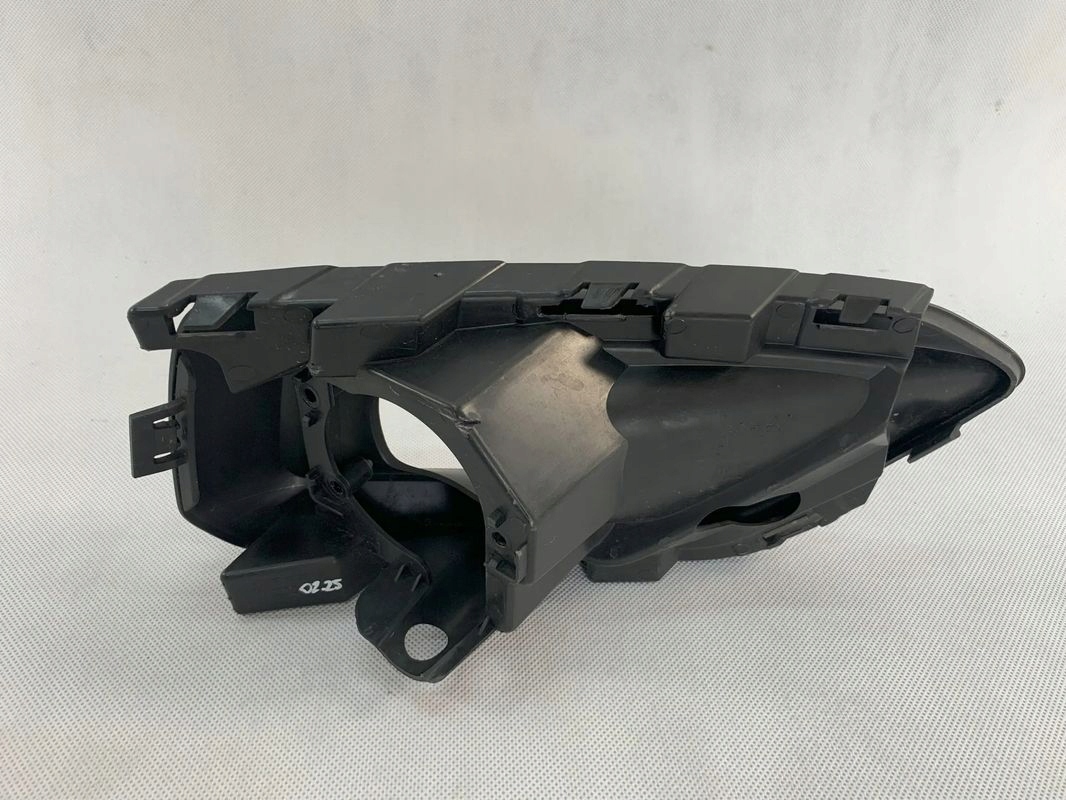 Volvo XC40 17r grille grid holder left xc 40 2017