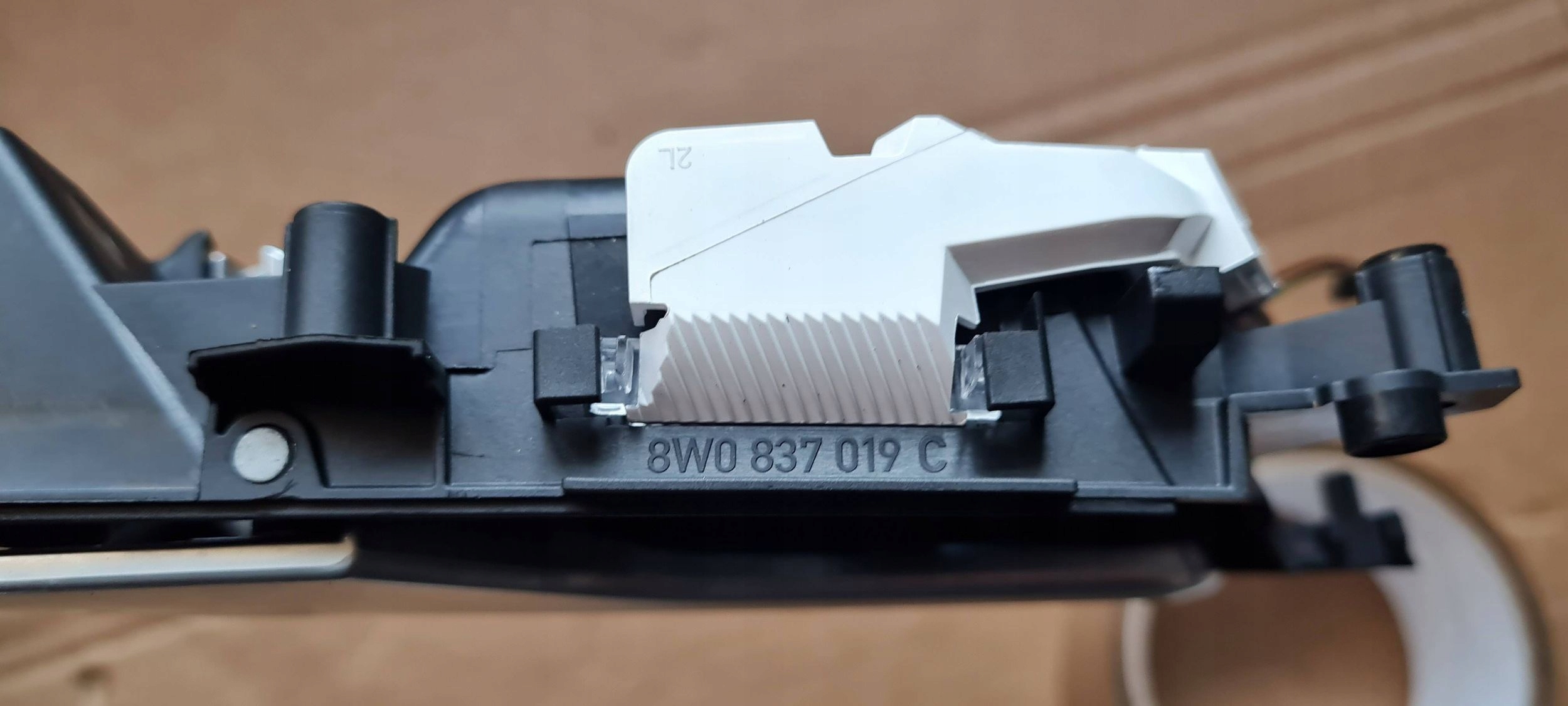 A4 B9 8W LIFT handle door left left front AMBIENTE LED 8W0837019C