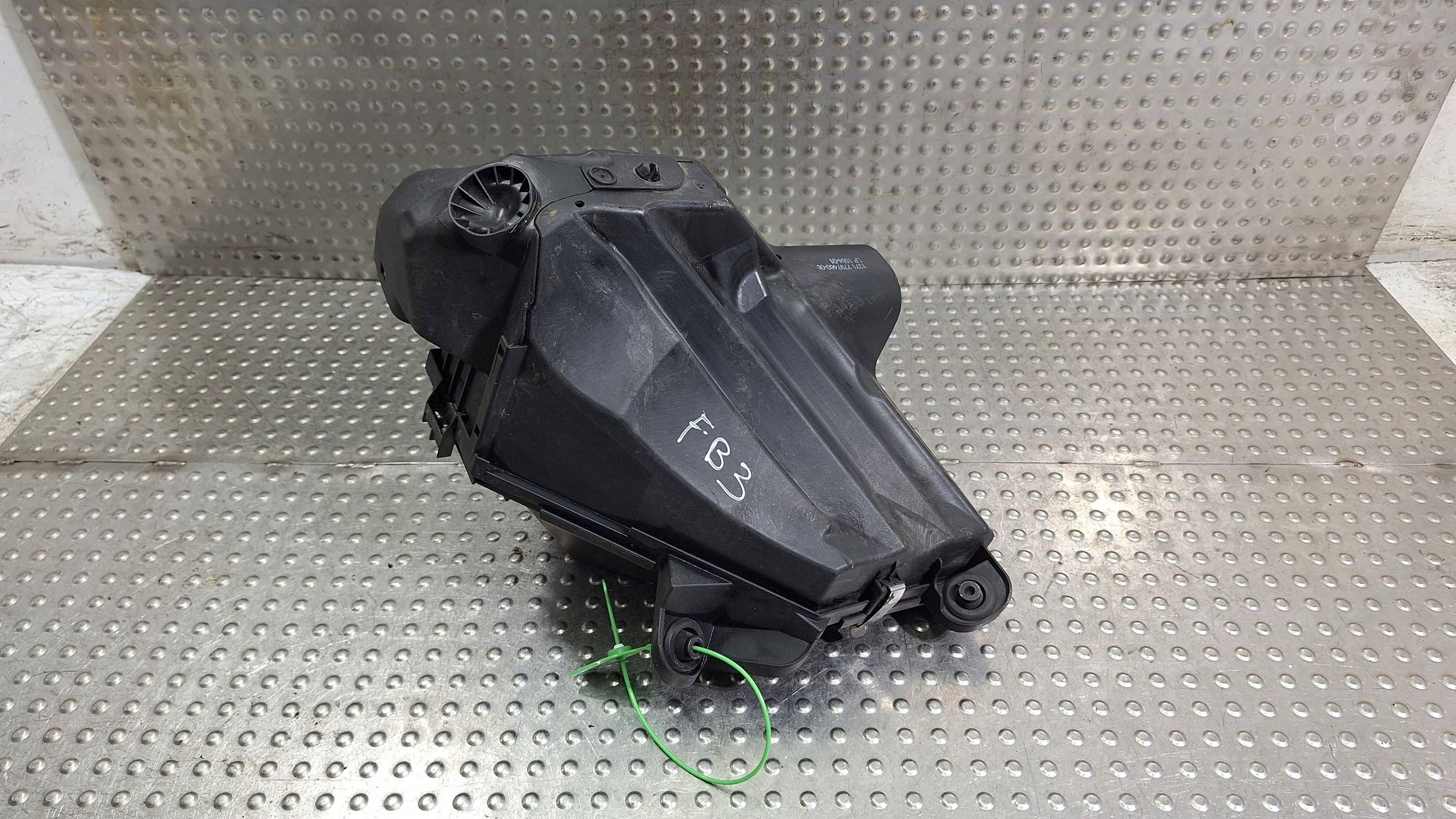 Gehäuse filter luft 7797460 BMW E81 E87 N47 OE