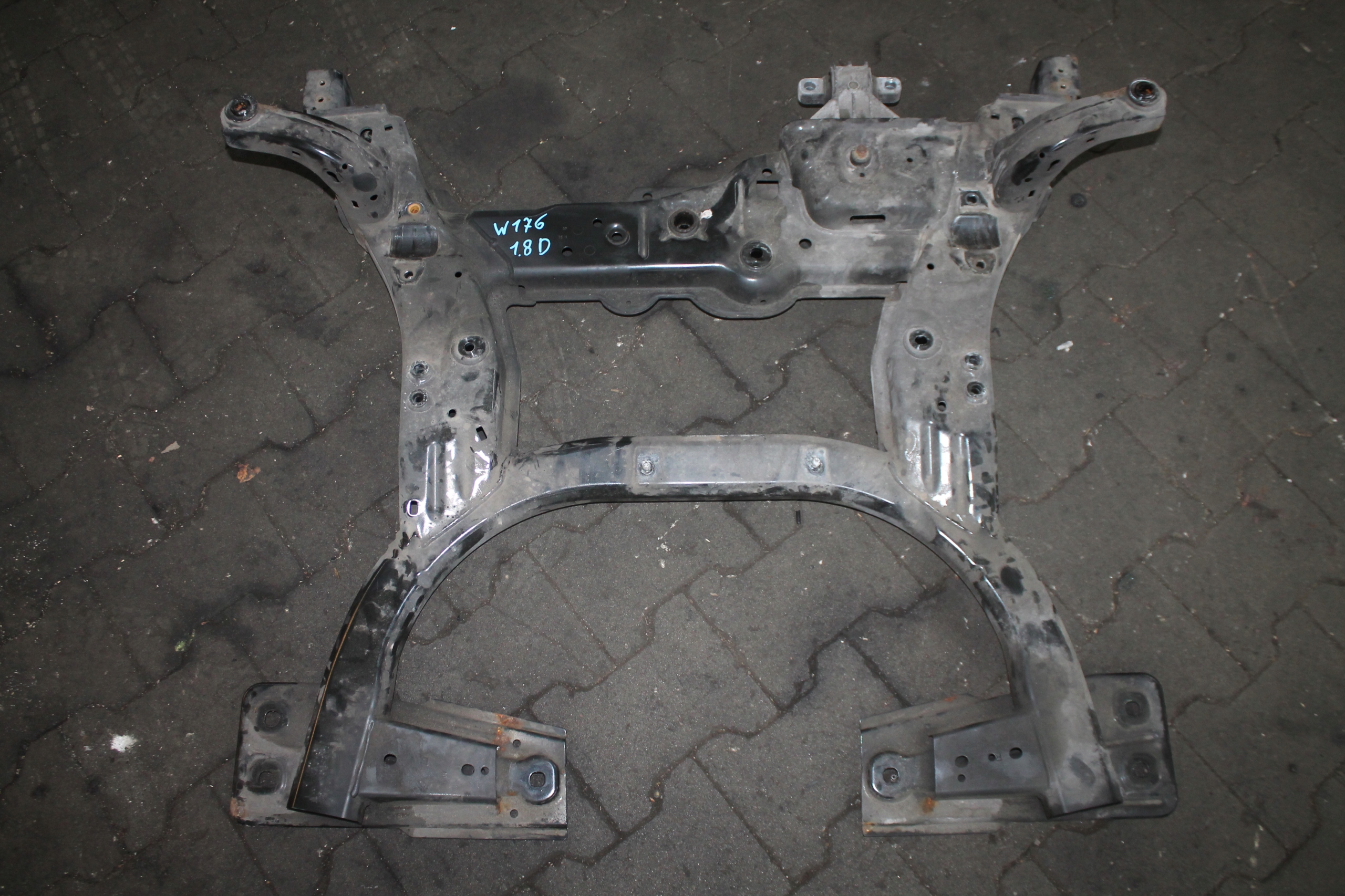 axle beam subframe front MERCEDES A-KLASA W176 12-18