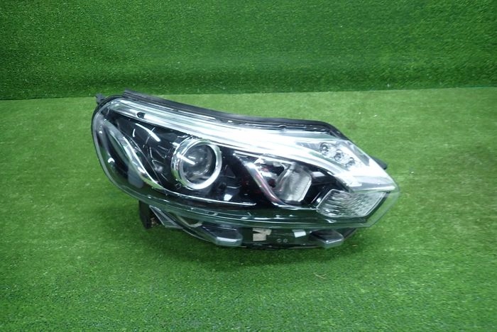 TOYOTA PROACE XENON LED 16- reflektor right light right
