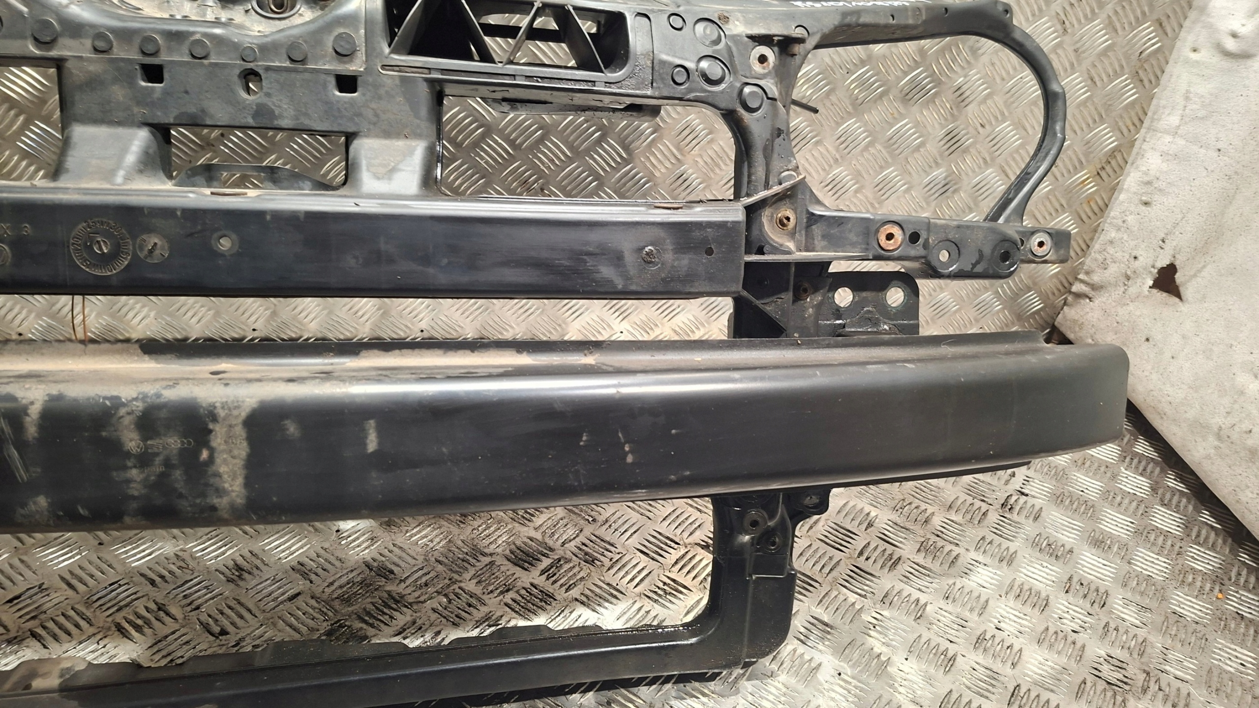 support panel for radiators pillar VW POLO IV