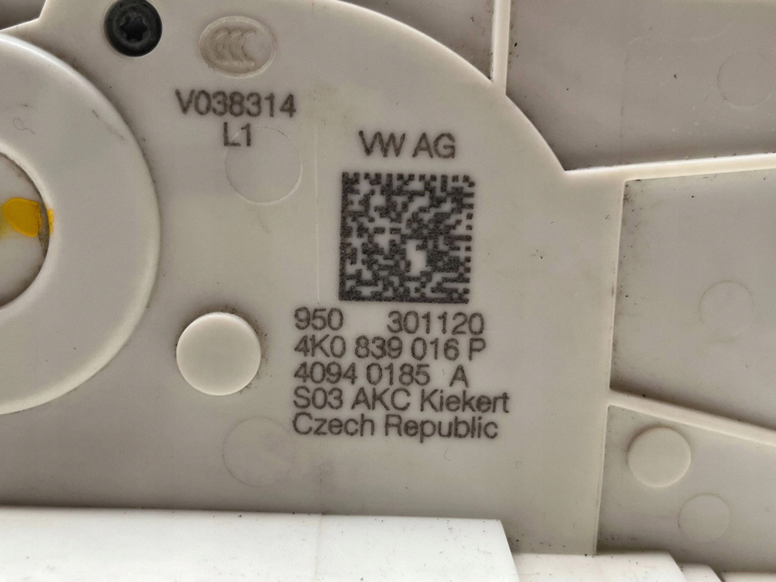 AUDI A6 C8 lock door right rear part 4K0839016P @m
