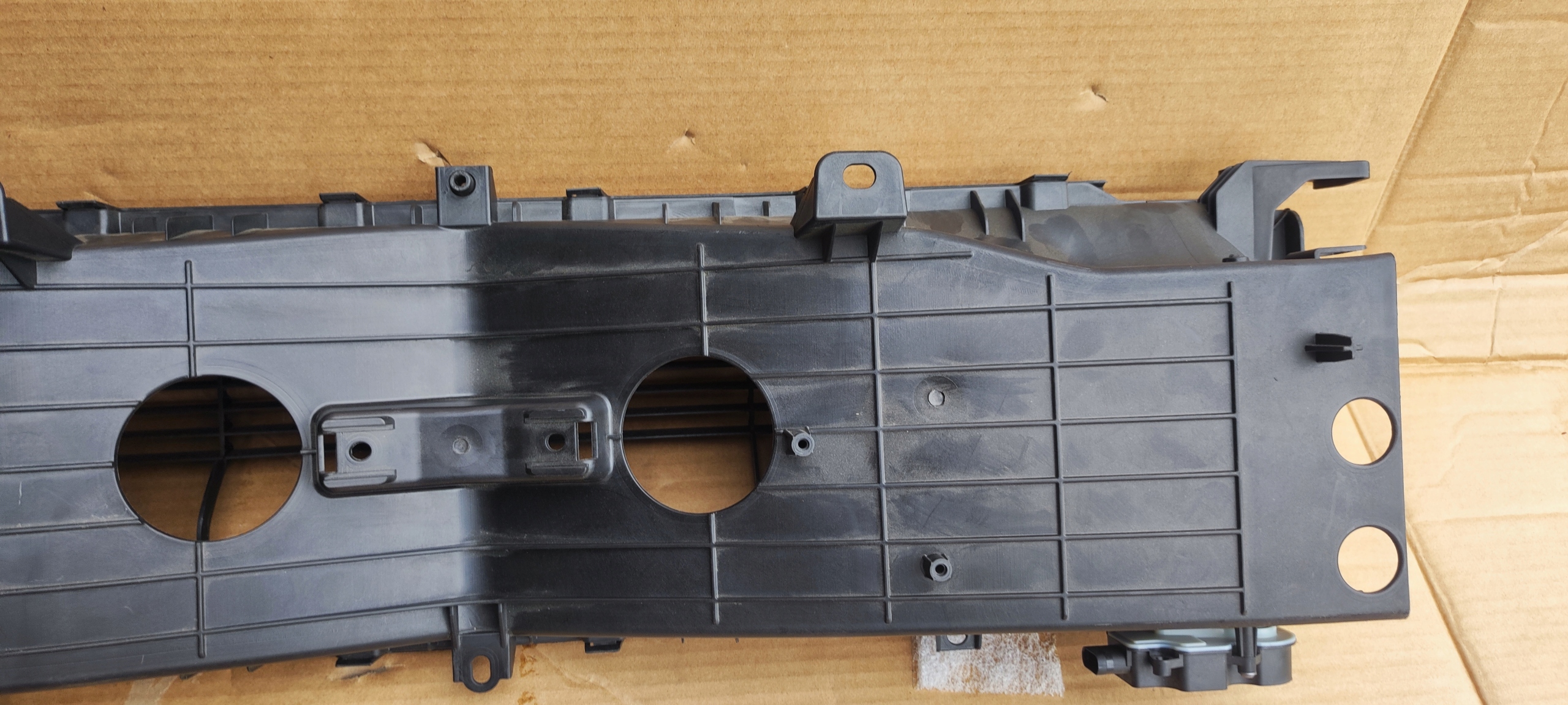 tesla MODEL S 2016-2020 решетка радиатора 105802200B