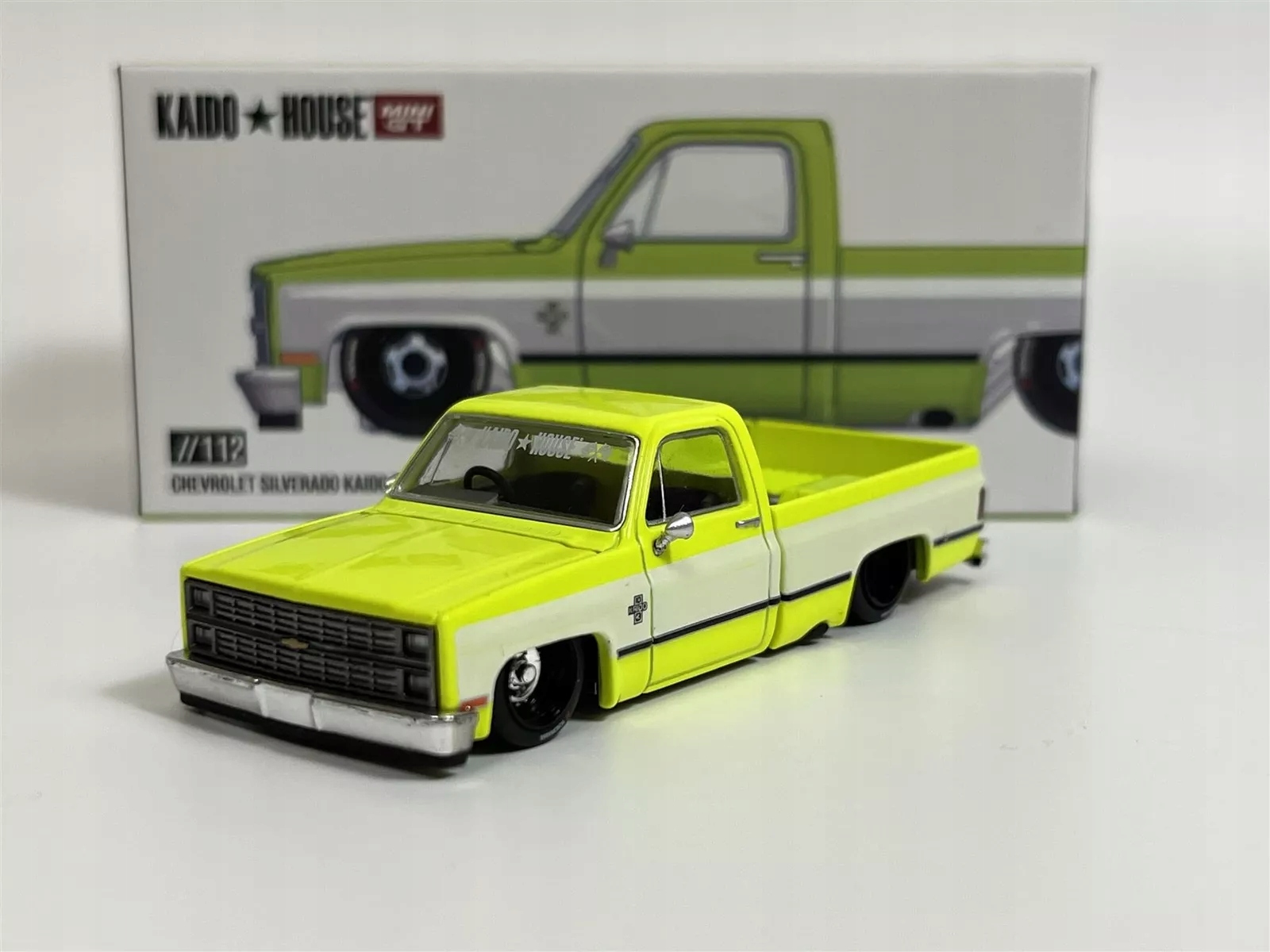 Mini Gt Chevrolet Silverado Kaido V1 1980 Flo Yellow 1:64