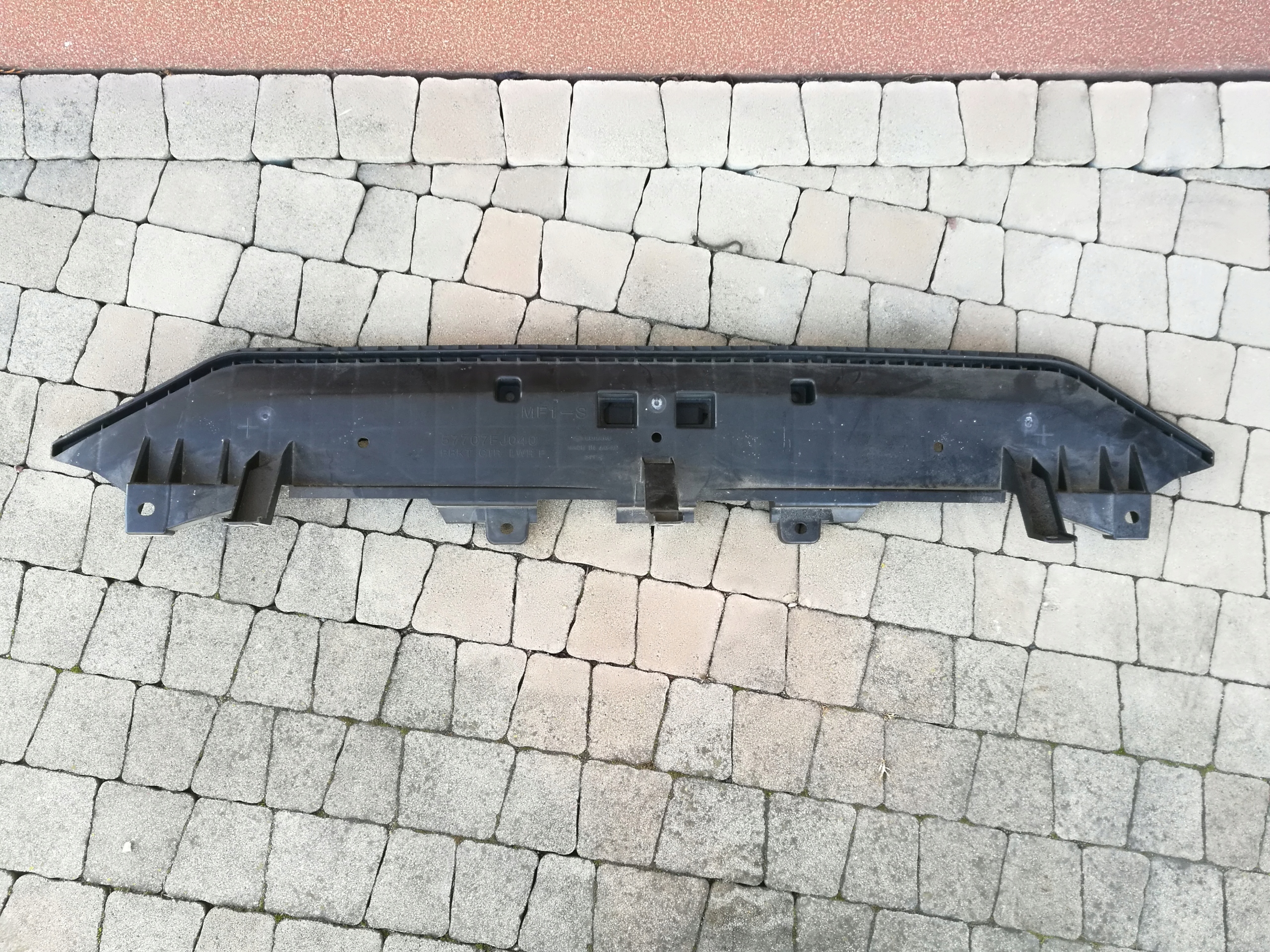 SUABRU IMPREZA 57707FJ040-НАКЛАДКА НА БАМПЕР