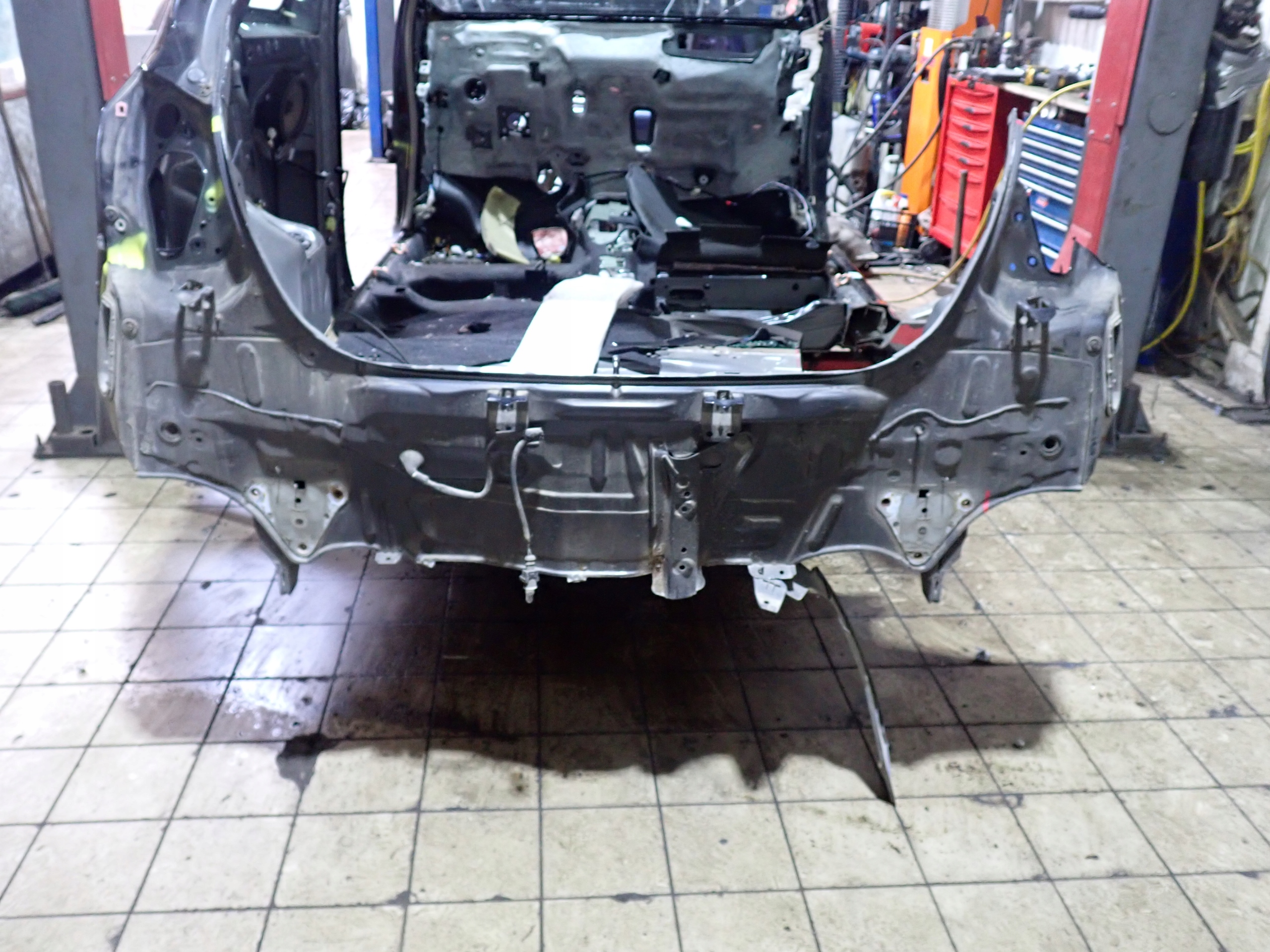 TOYOTA YARIS II 2 05- 3D 3 DRZWI ĆWAIRTKA TYŁ PAS TYLNY WANNA