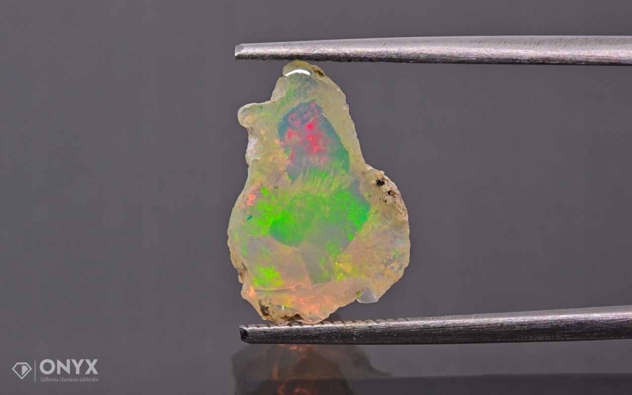 Opal z Etiopie hrudky 14x10 mm