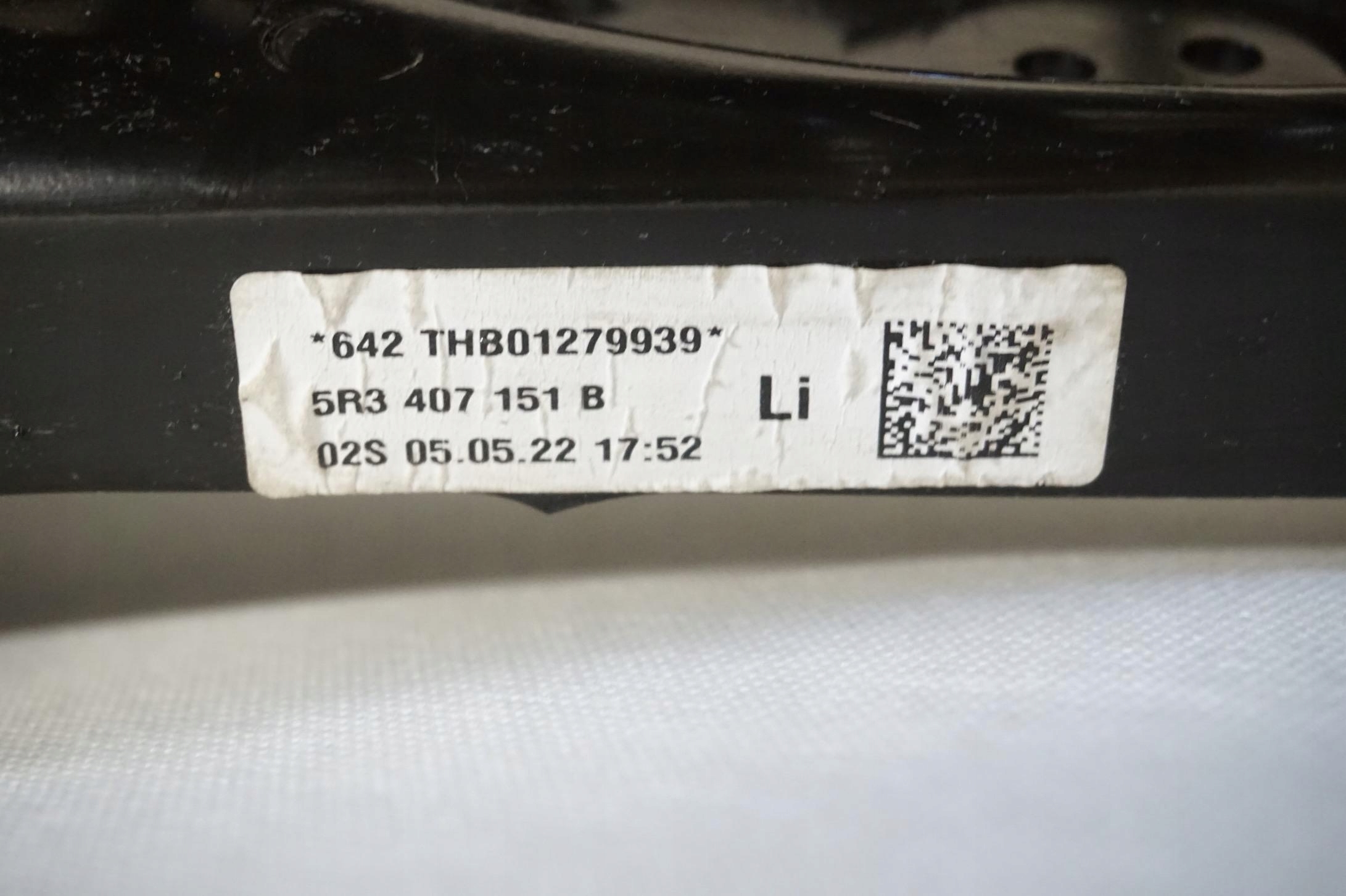 SANKI WÓZEK TRAWERS FORD CONNECT III CADDY 2K7 Jakość części (zgodnie z GVO) O - oryginał z logo producenta pojazdu (OE)