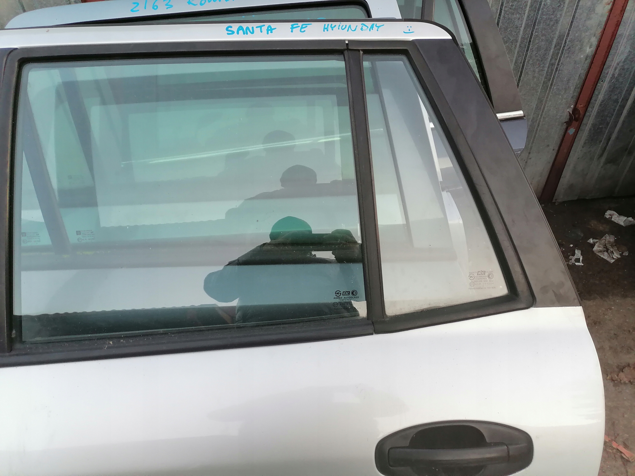 hyundai santa fe 1 door left left rear part rear. unprotected
