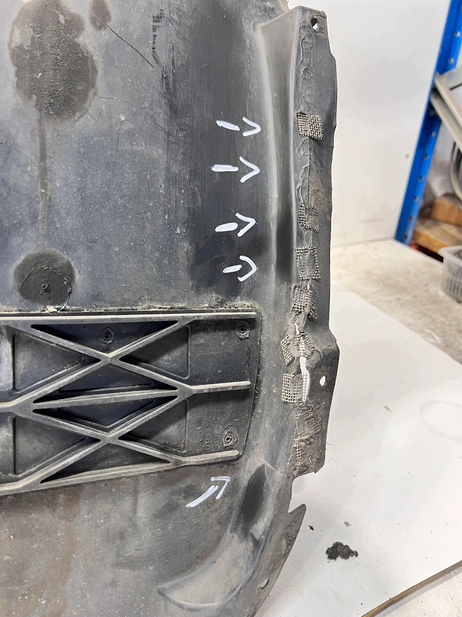 mudguard plastic left front AUDI Q5 8R 8R0821171F