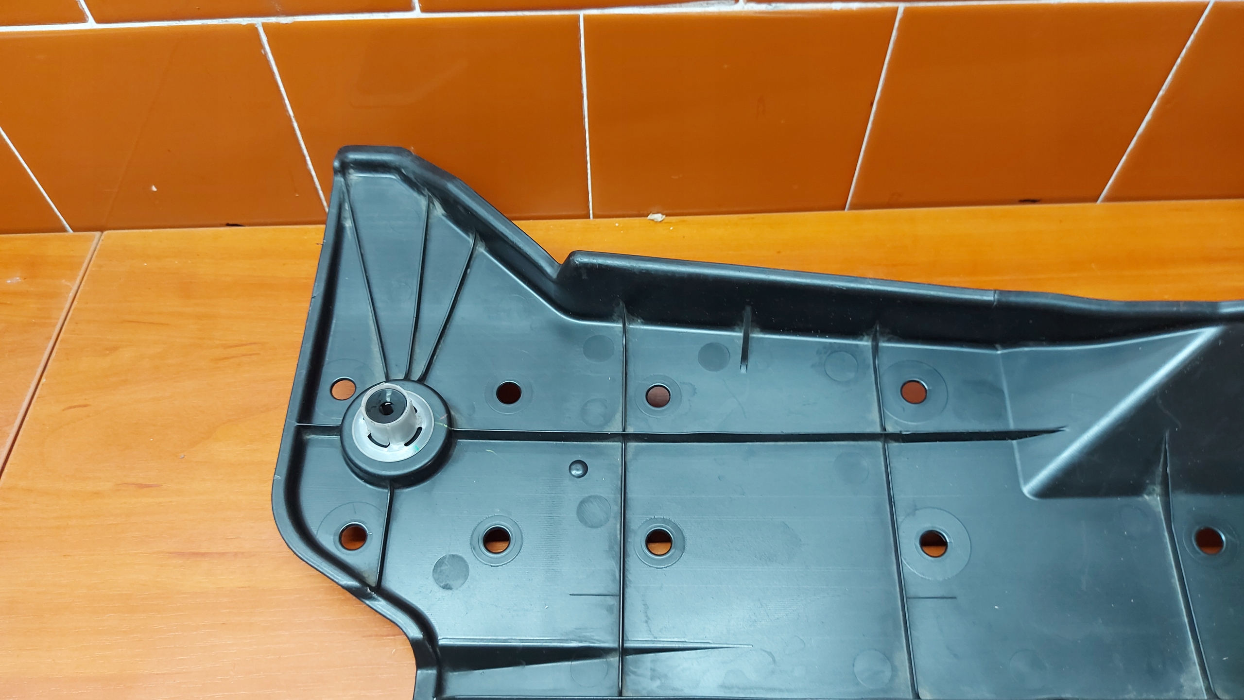 Blende Abdeckung abdeckung Unterfahrschutz rechts heck TOYOTA PRIUS PLUS 12