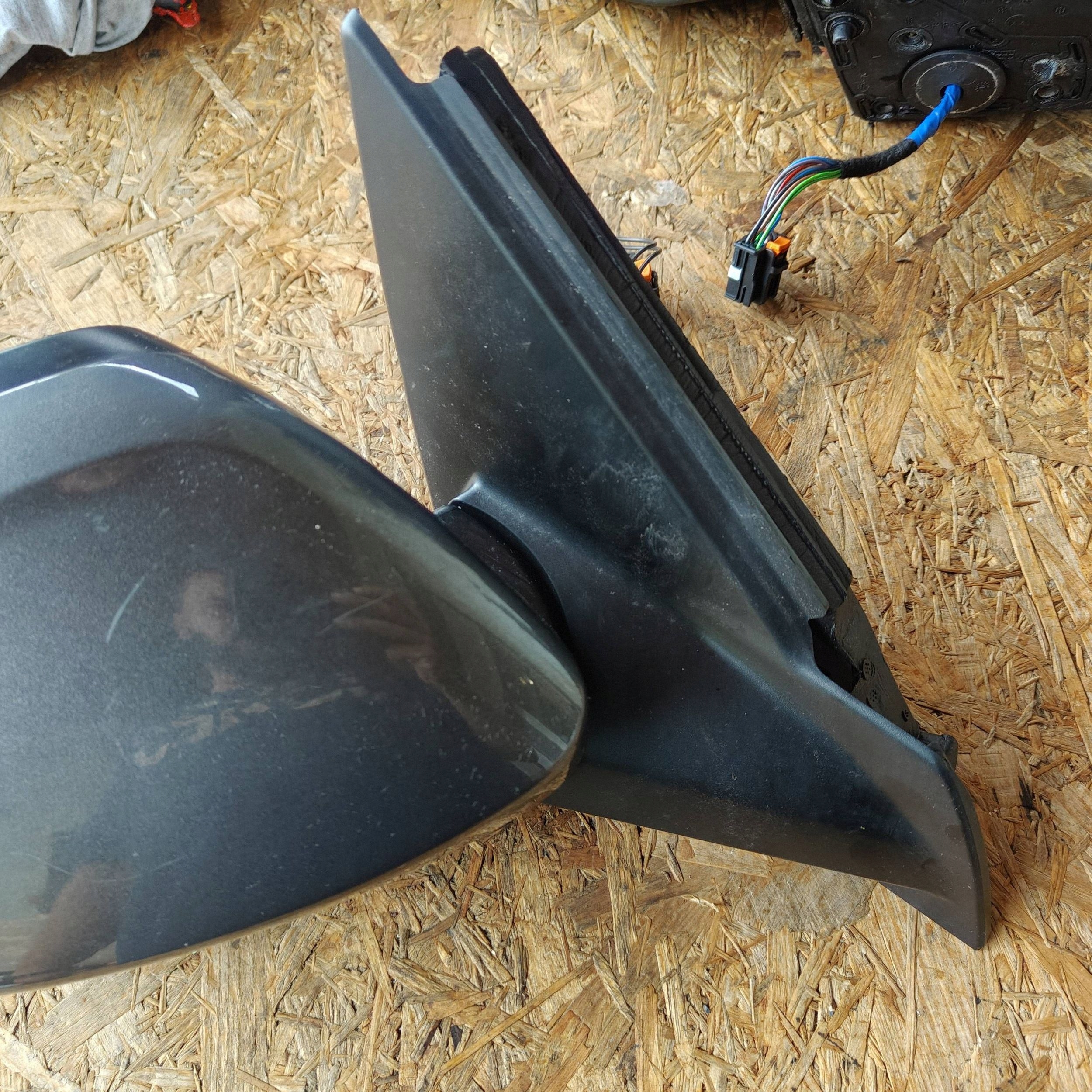 Peugeot 208 II mirror side right side EVL 23267311601