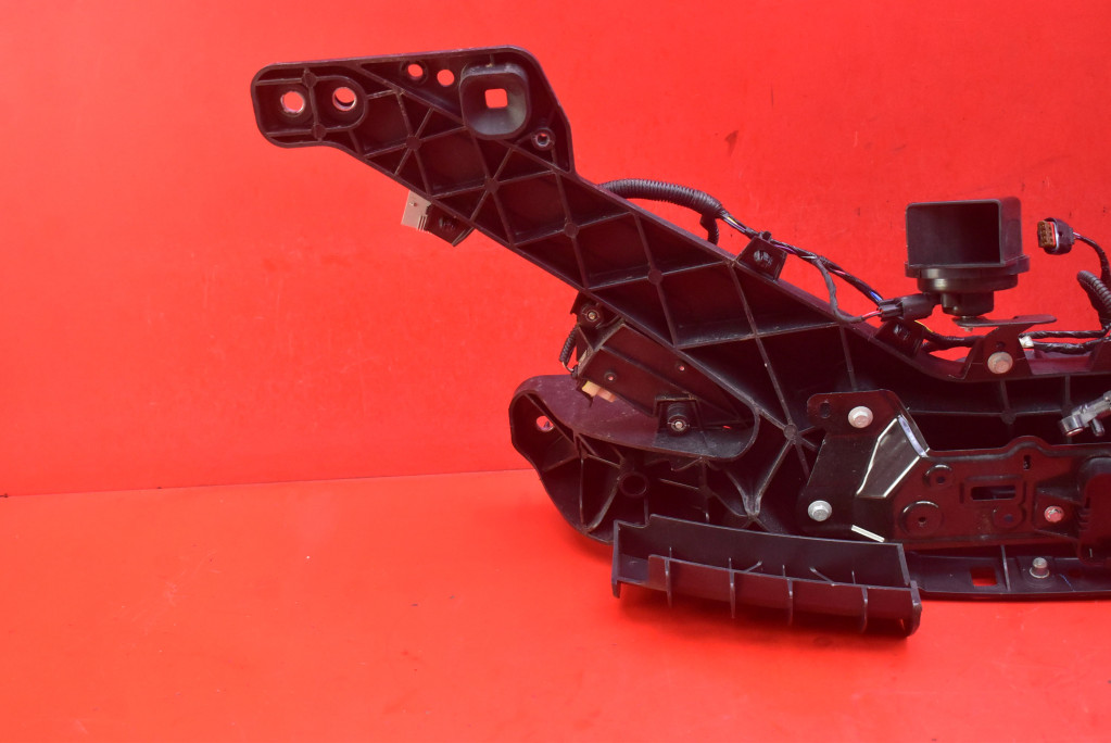 support panel for radiators upper pillar 1083501-00-B TESLA MODEL 3 17-21