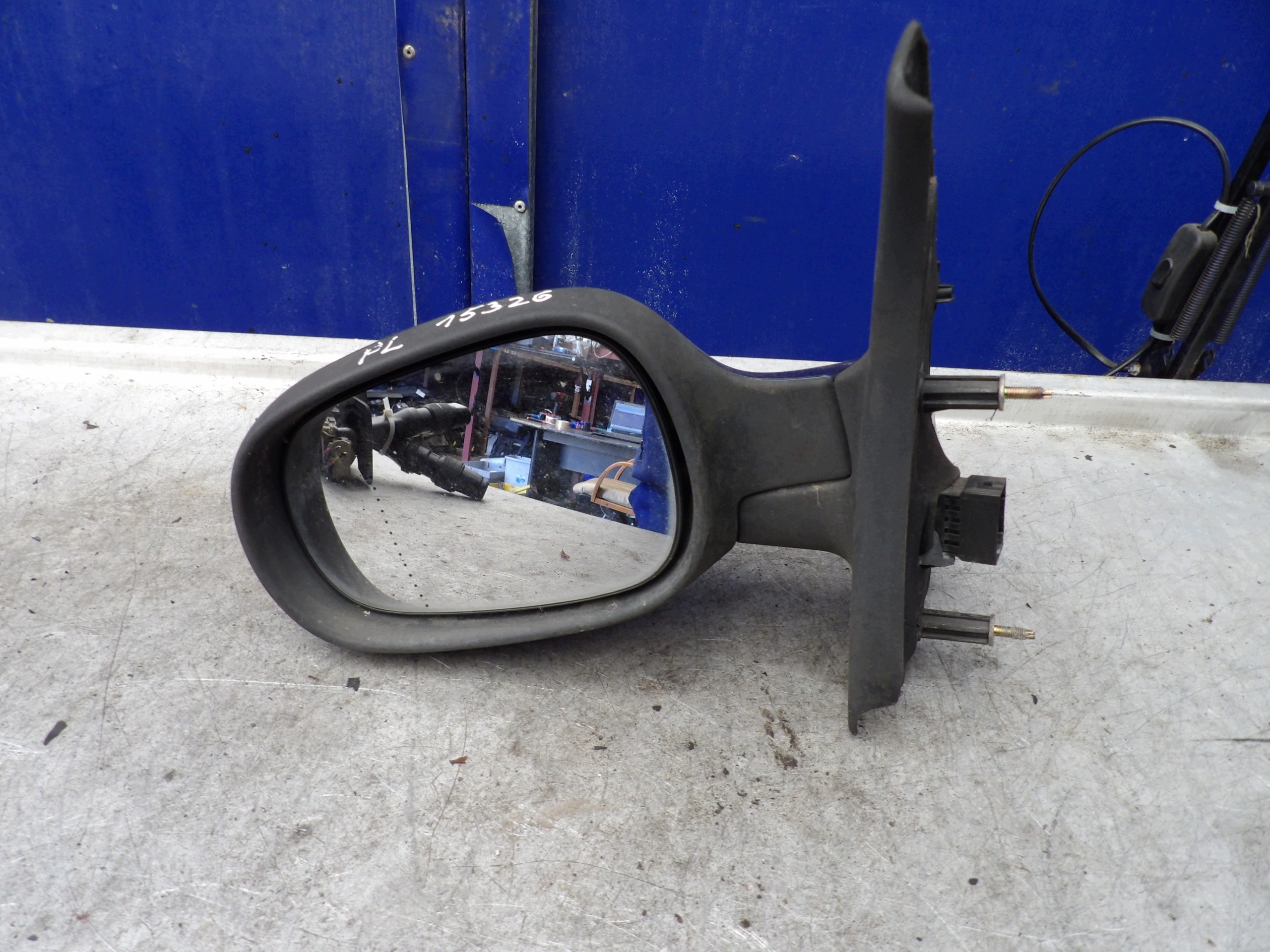 Renault Scenic and mirror left 7 vertical TED44