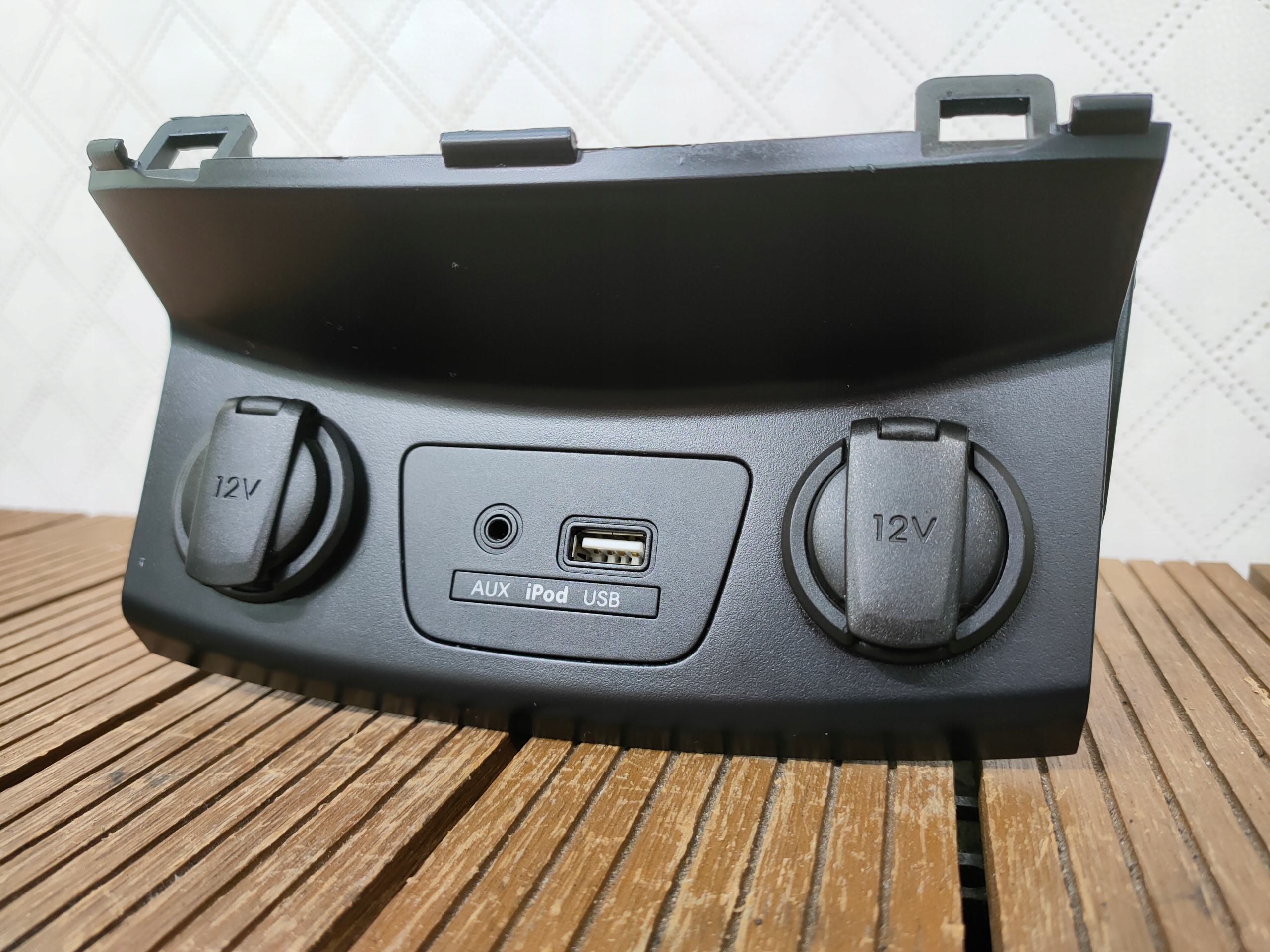 HYUNDAI I30 II 11-16 PANEL adapter USB AUX IPOD 96120-A5100 OE