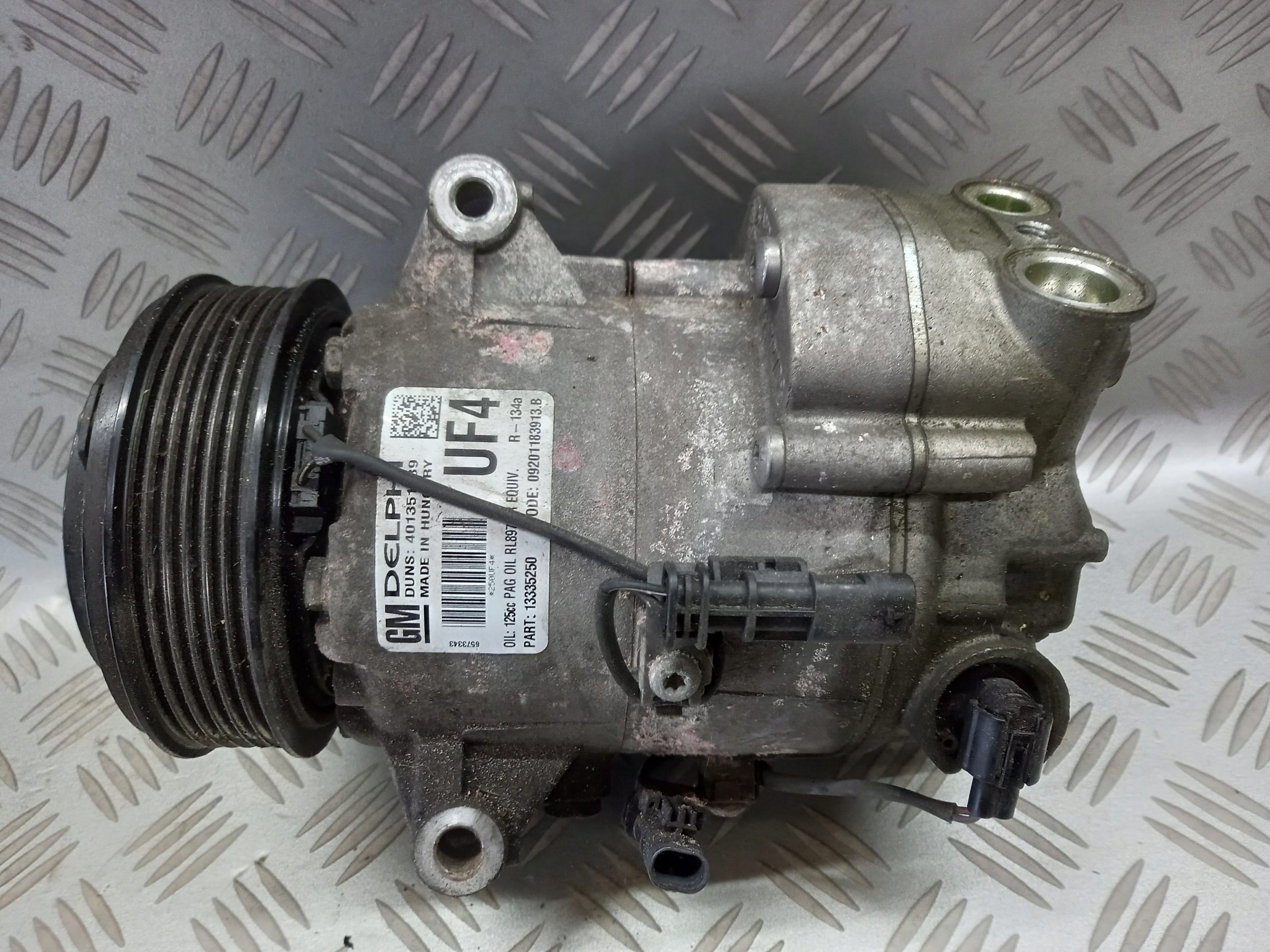 UF4 13335250 - КОМПРЕССОР КОМПРЕССОР КОНДИЦИОНЕРА OPEL ASTRA J