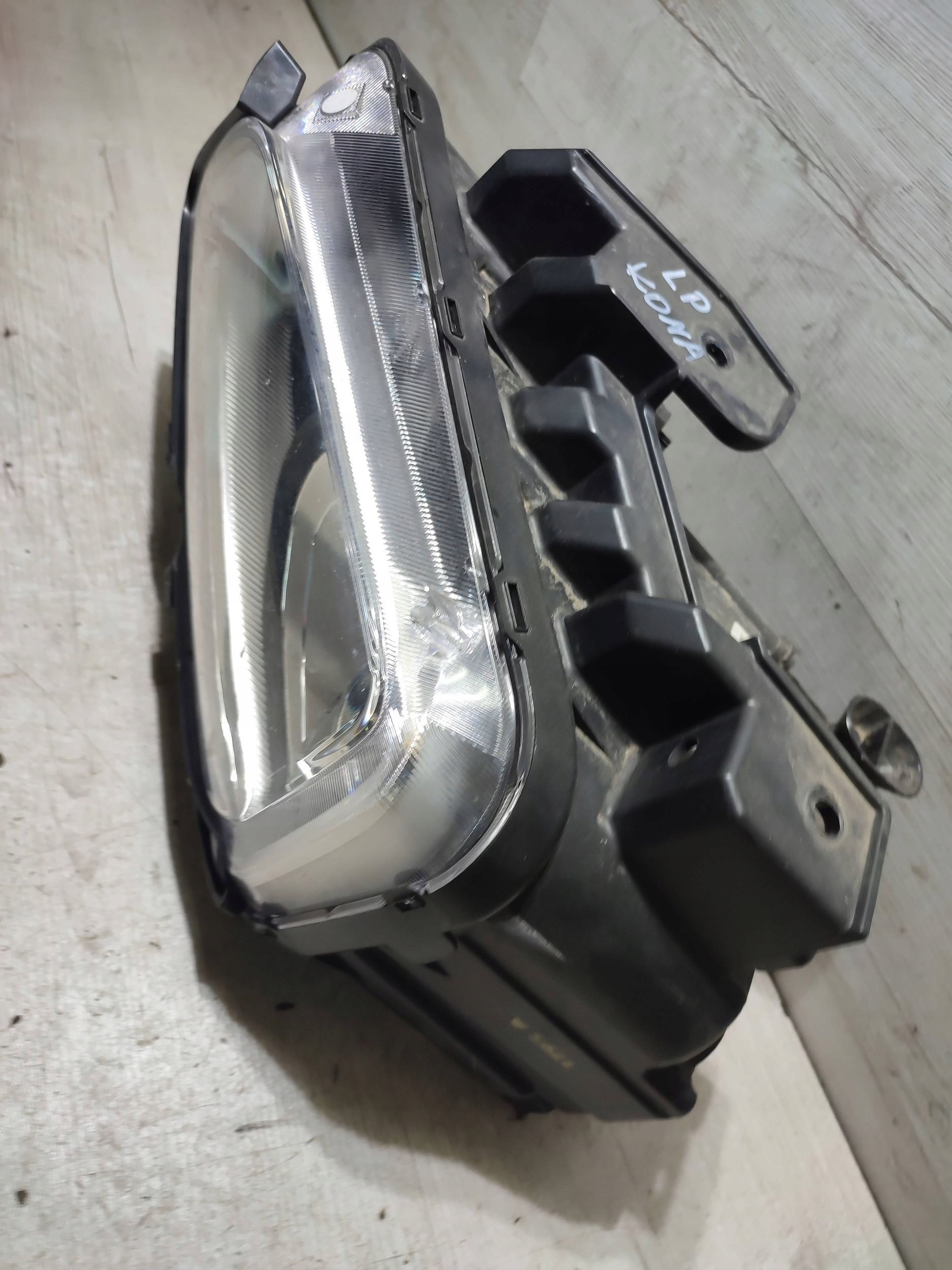 Hyundai Kona and 2018 front left light front