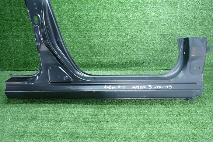 MAZDA 3 13-19 threshold right pillar