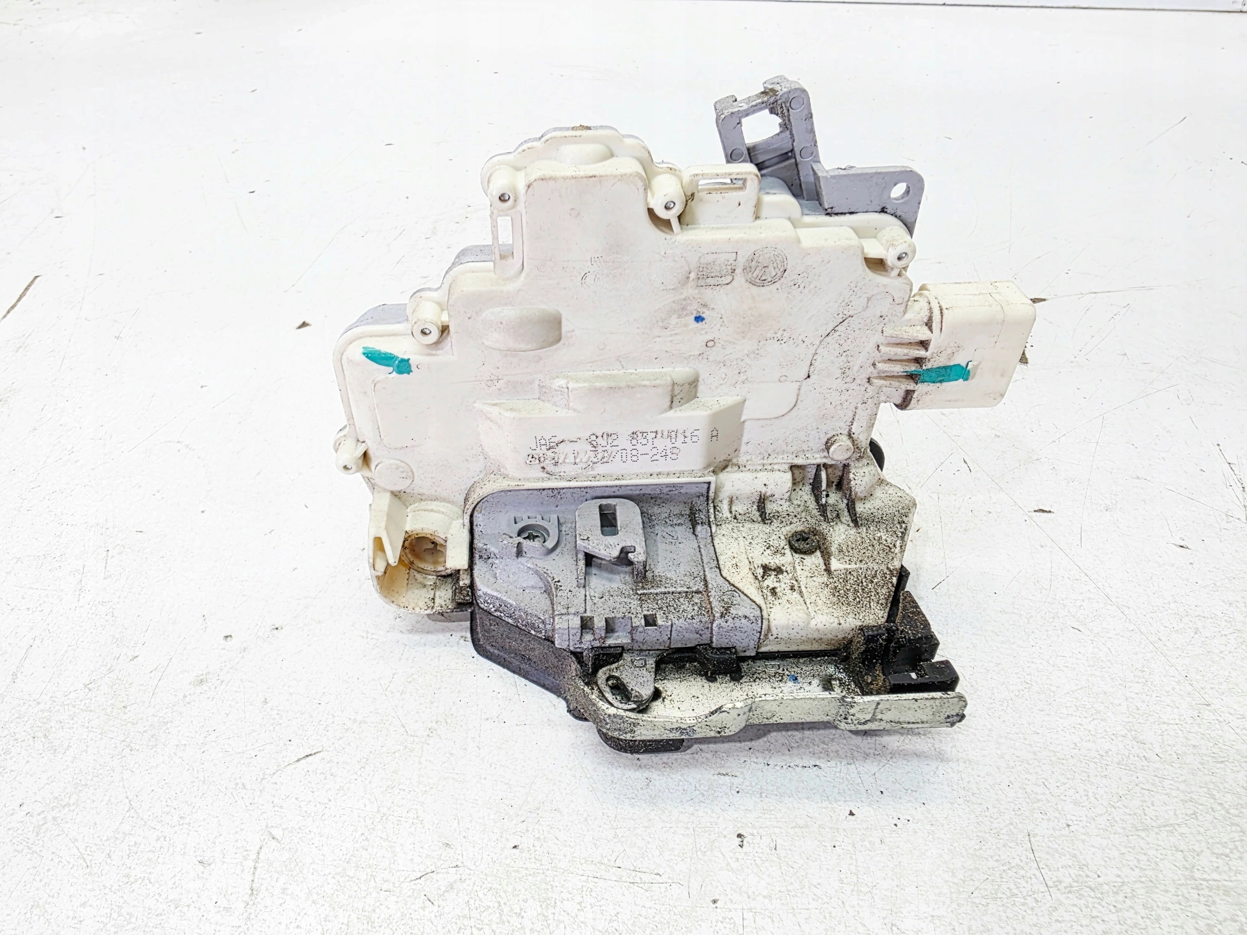 lock door right front AUDI A4 B8 A5 8T Q5 8R 8J2837016A 9 PIN