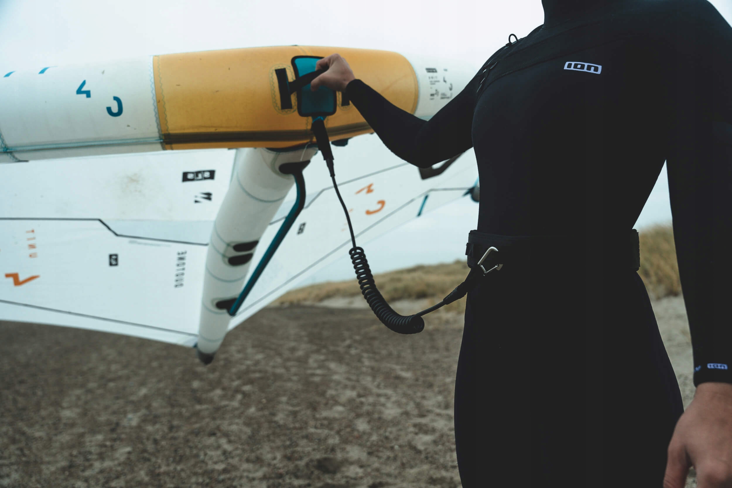 Leash do winga ION Core Waist Carabiner Coiled 8' Model Core