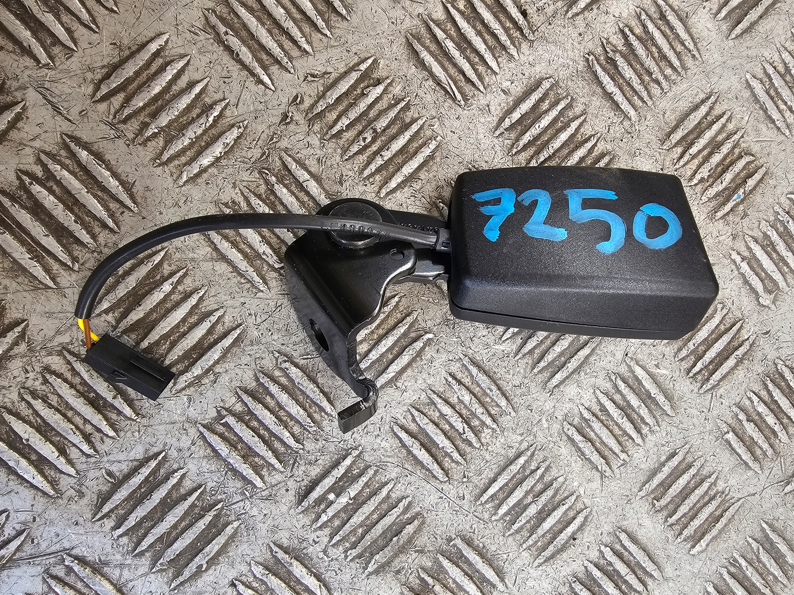 vw UP MII CITIGO ремня зад правый 1S0857740A